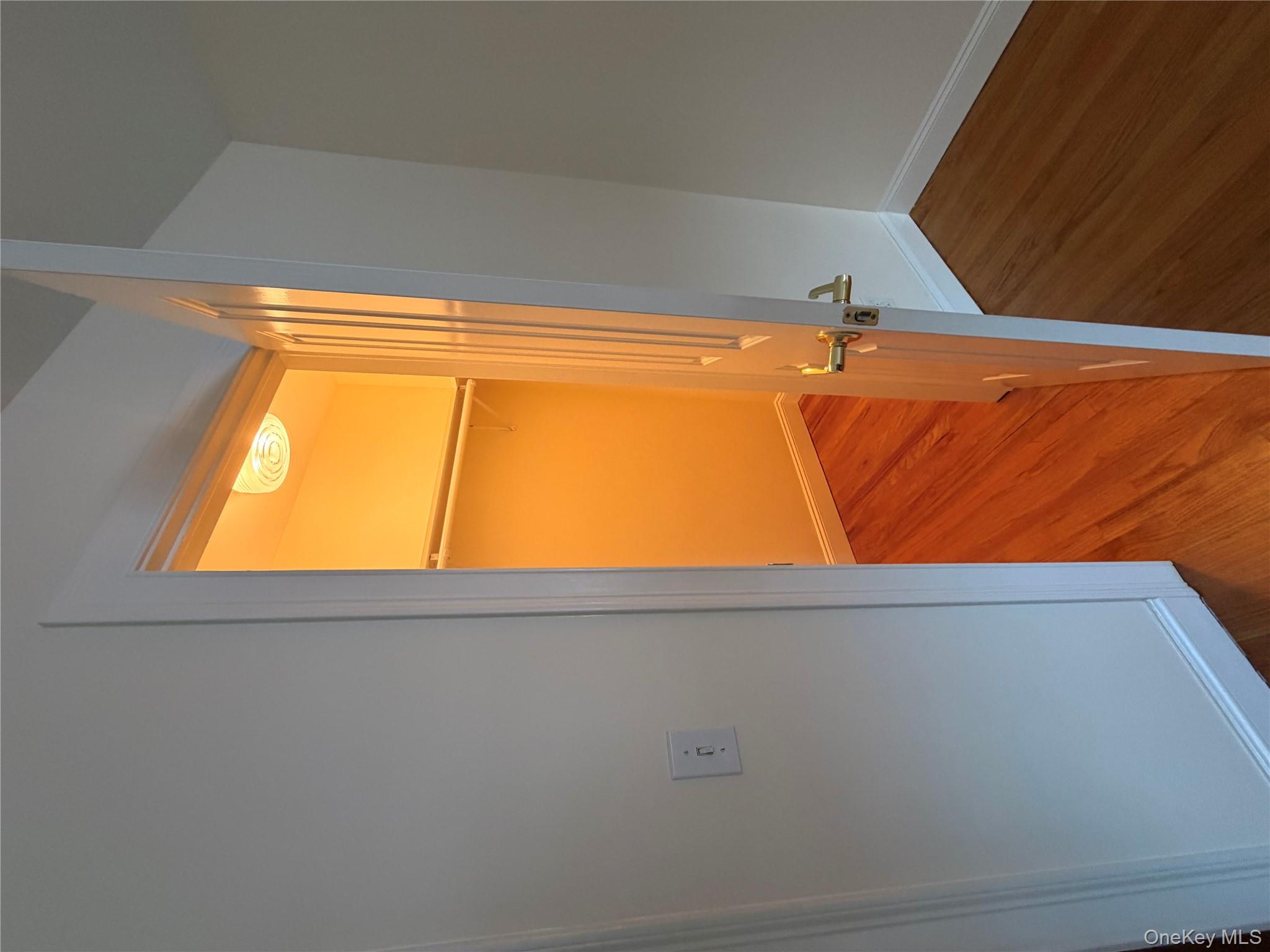 4 Lloyd Point Drive, Lloyd Harbor, NY 11743