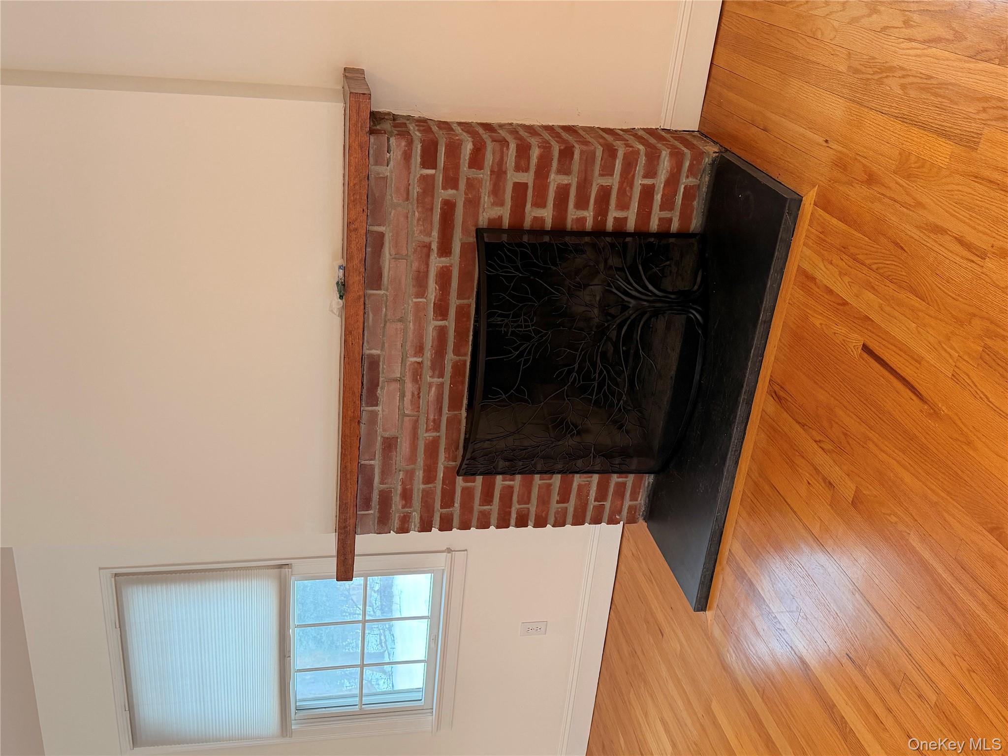 4 Lloyd Point Drive, Lloyd Harbor, NY 11743