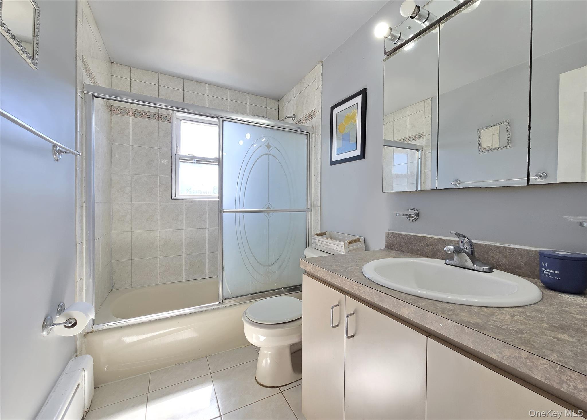 5 South Lane, Levittown, NY 11756