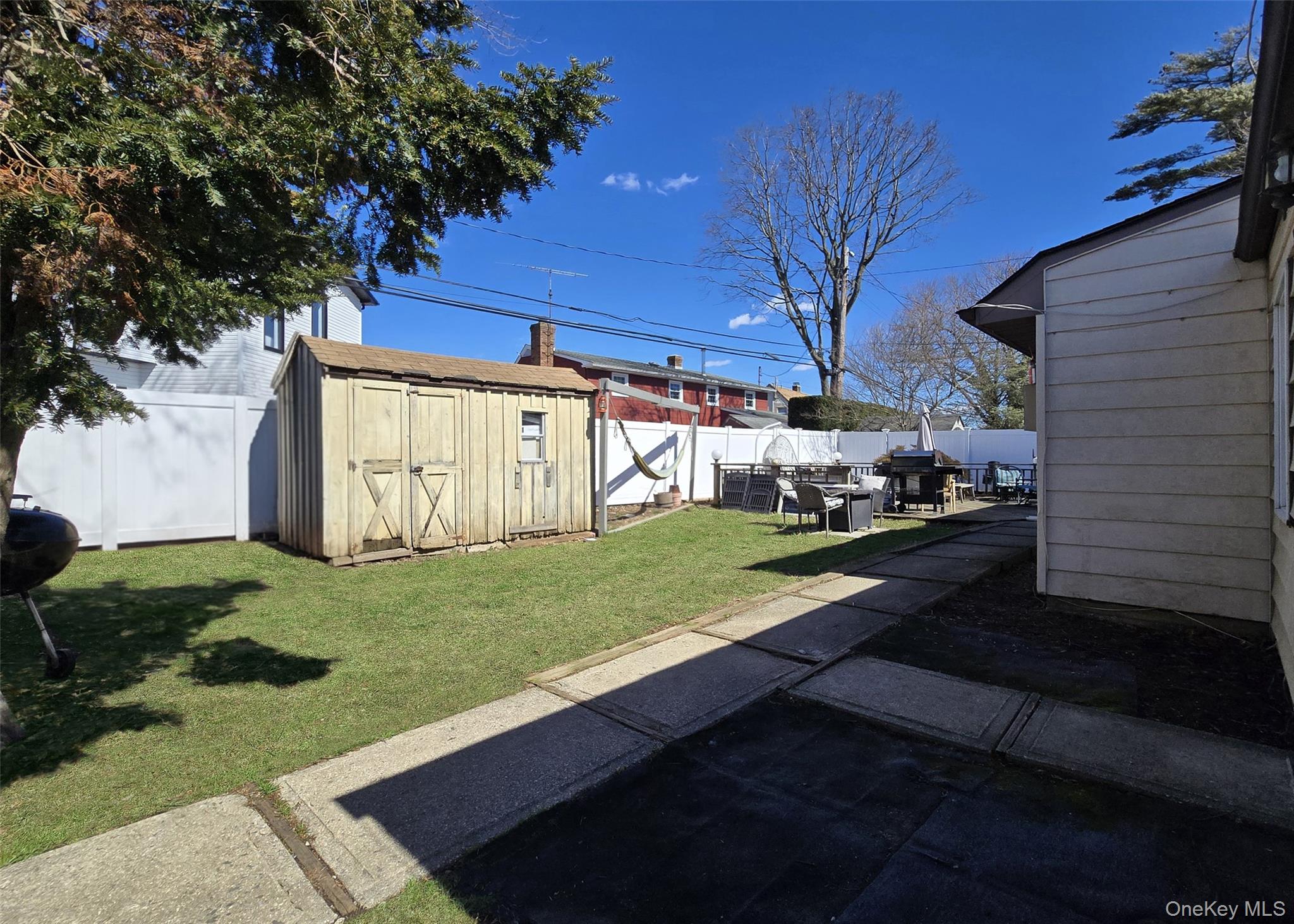 5 South Lane, Levittown, NY 11756