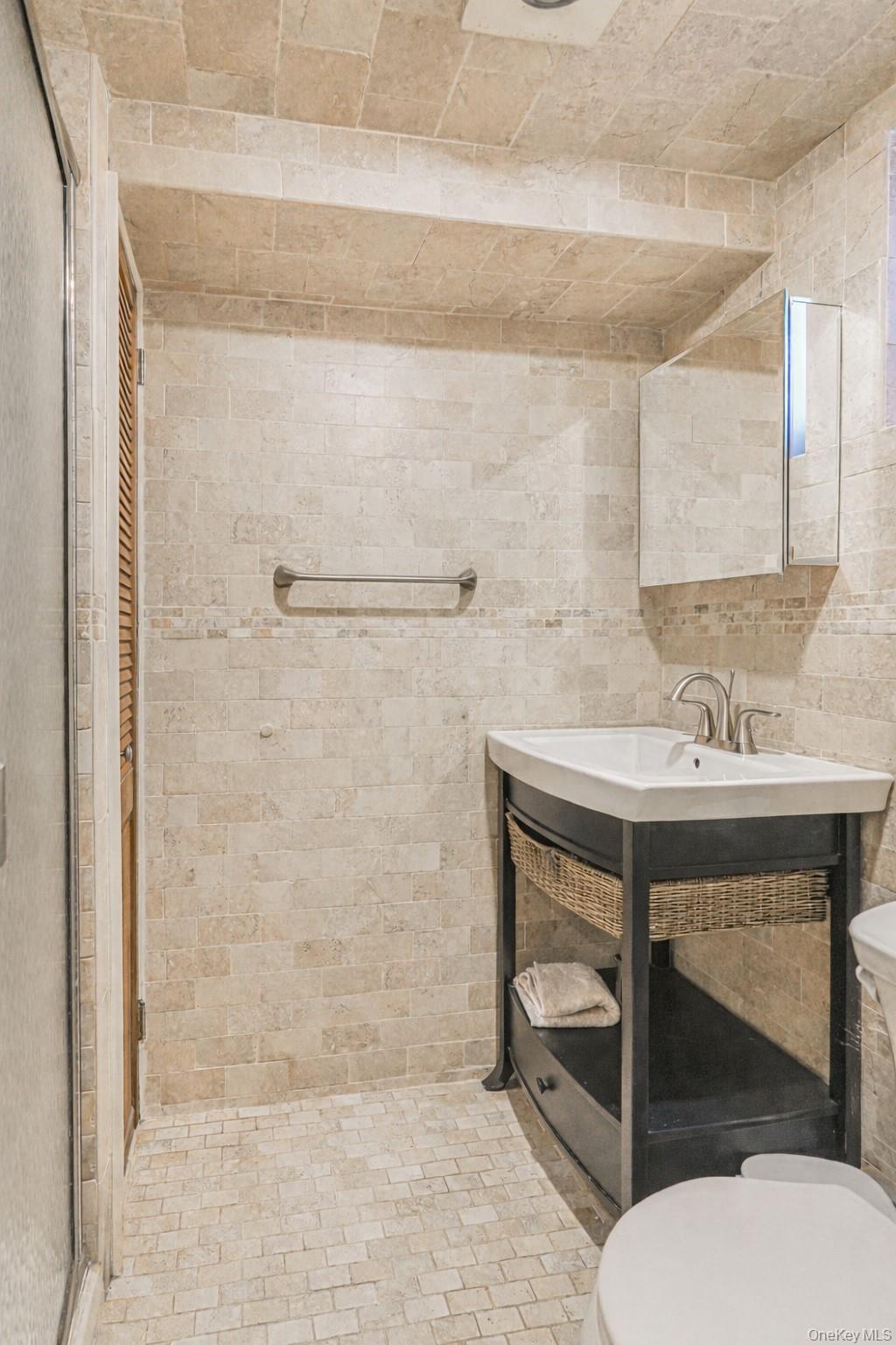 8886 16th Avenue, Brooklyn, NY 11214