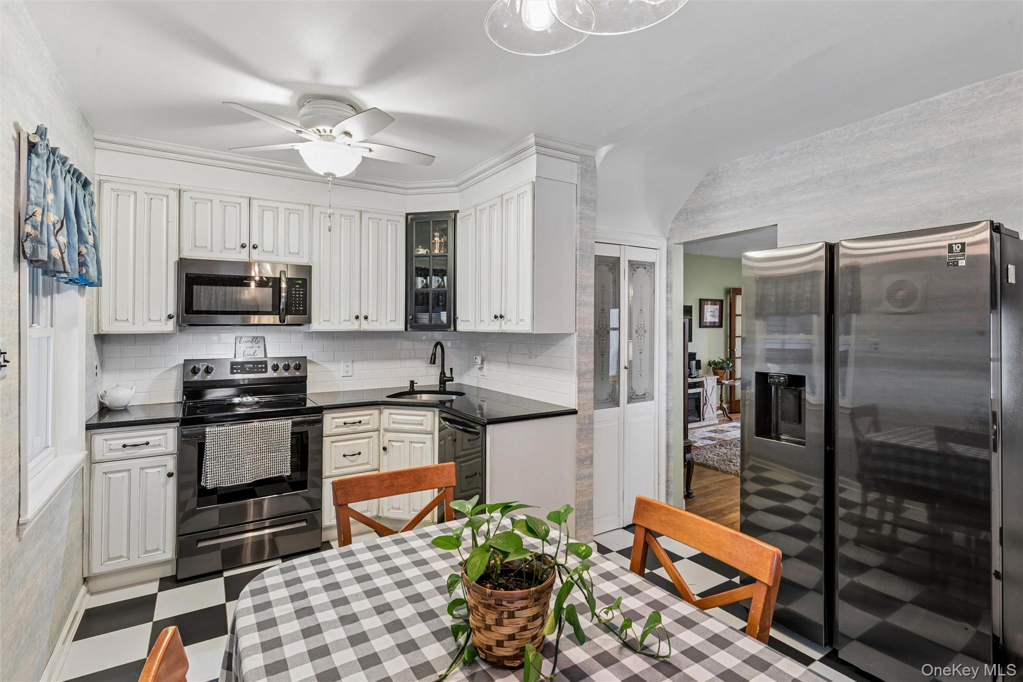 9 Clinton Street, Elmont, NY 11003