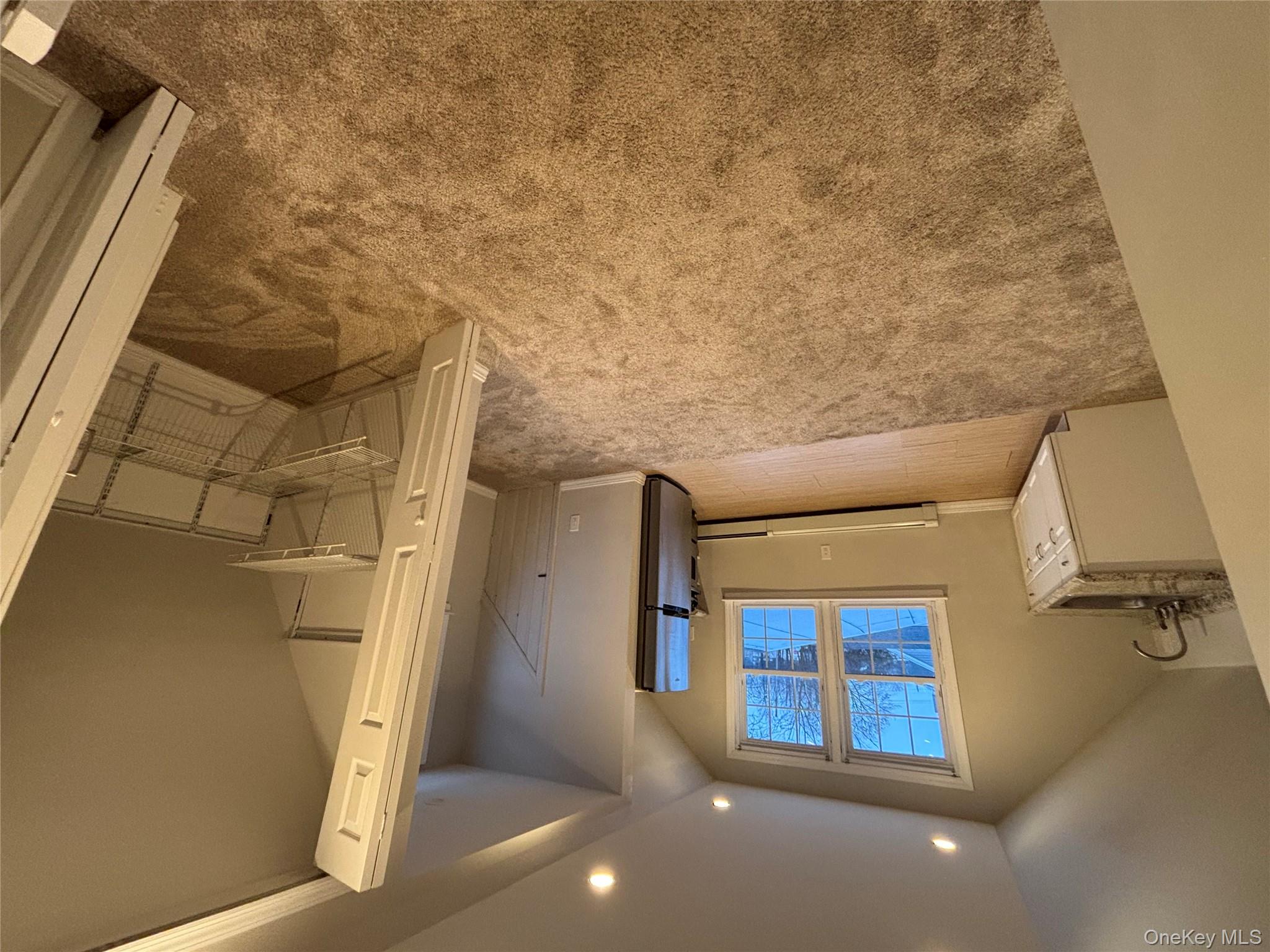 West Babylon, NY 11704