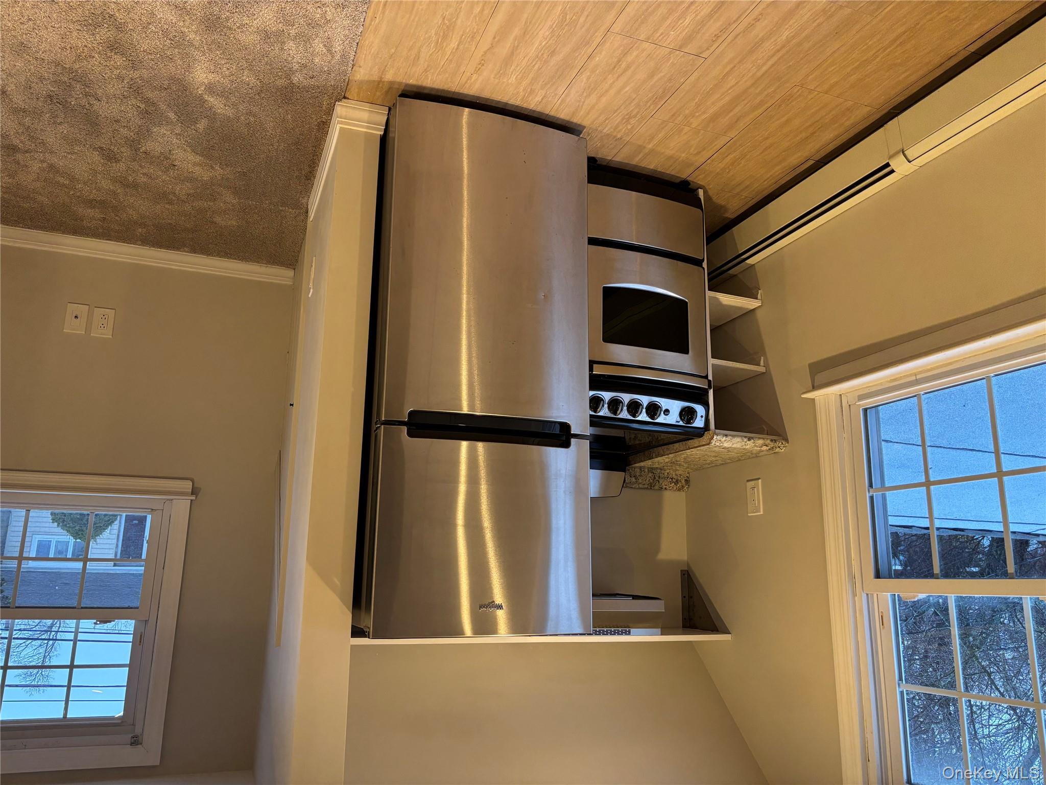 West Babylon, NY 11704