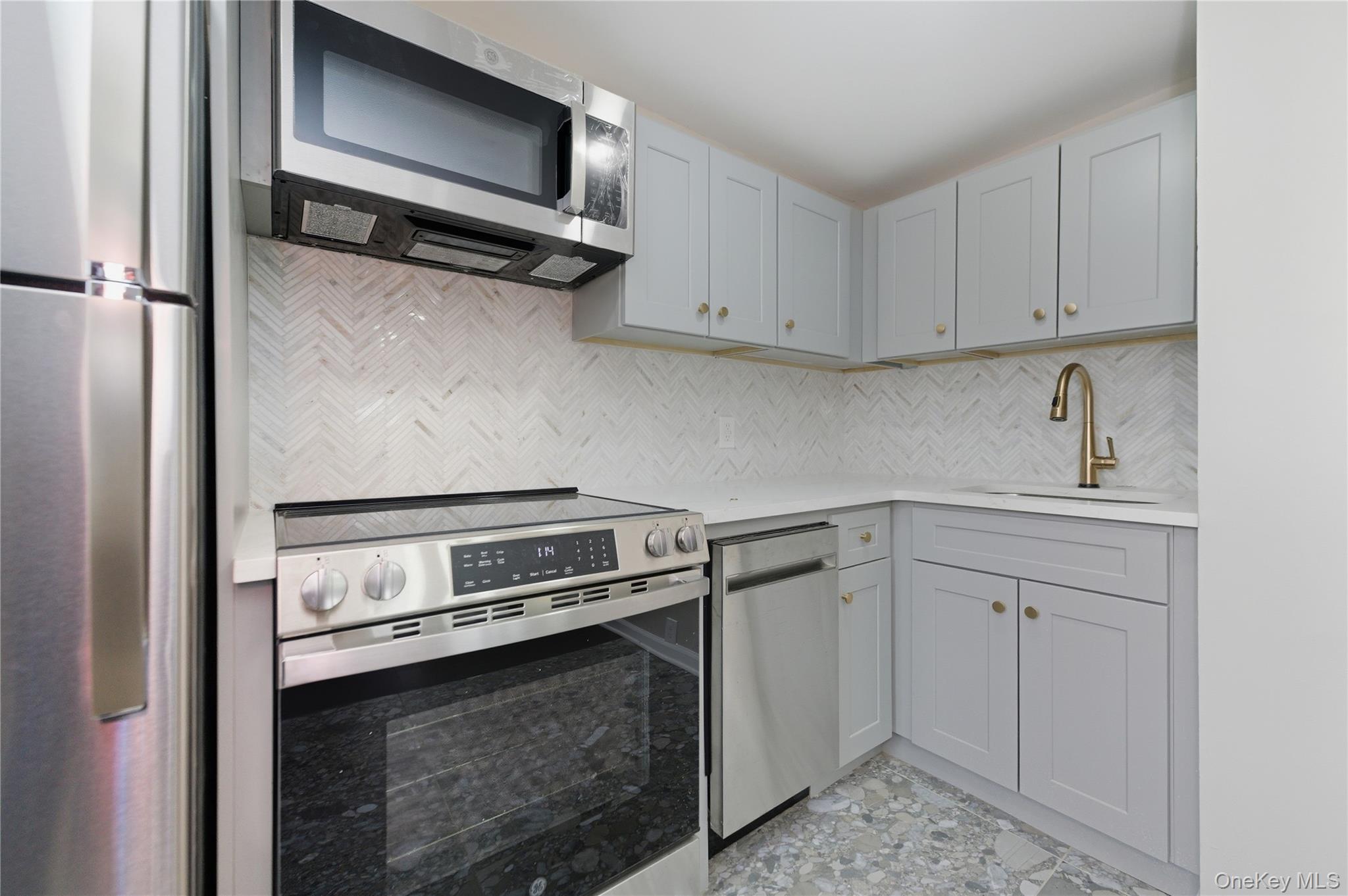 120 Maple Avenue # 2nd FLOOR, Cedarhurst, NY 11516