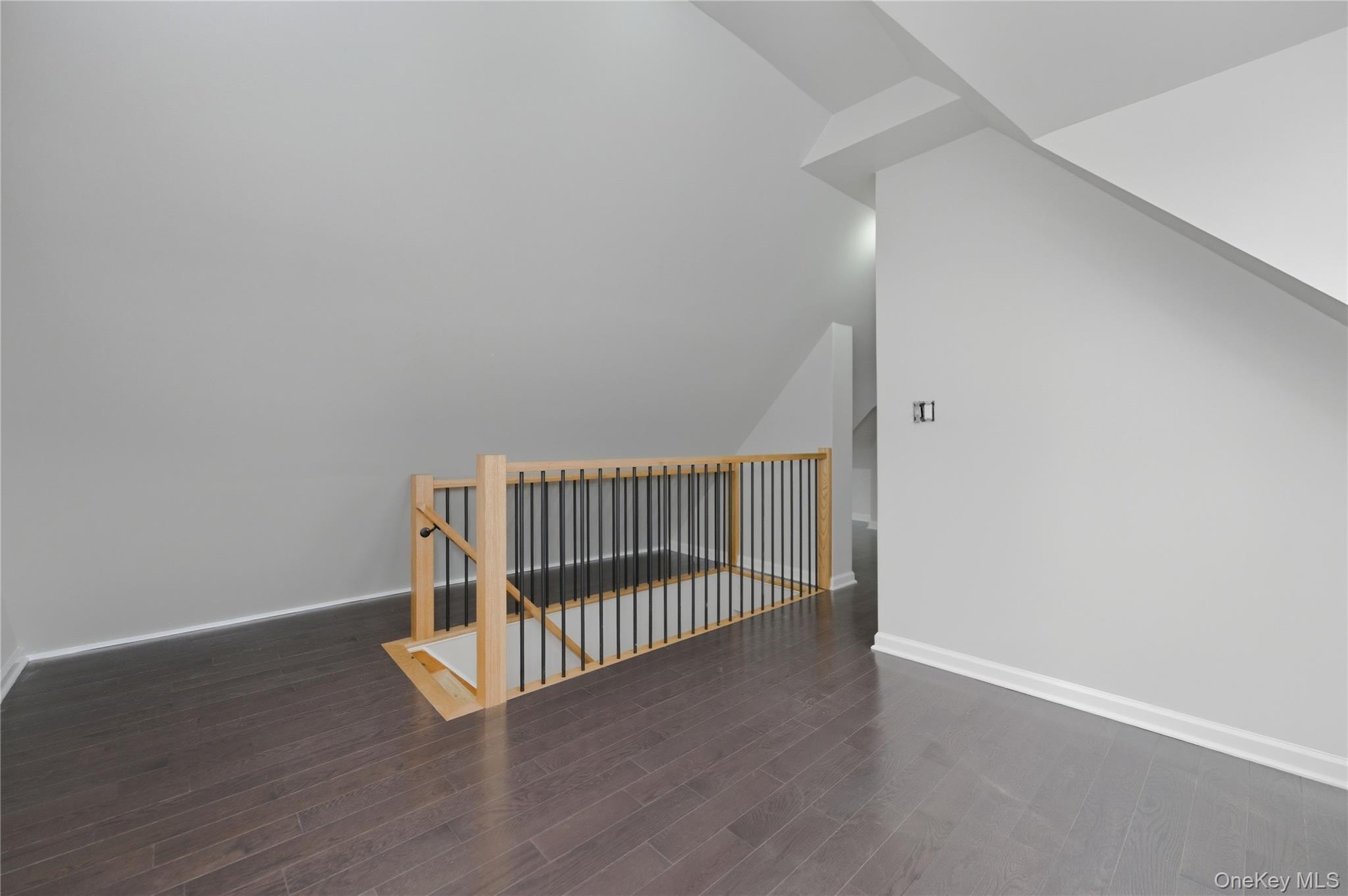 120 Maple Avenue # 2nd FLOOR, Cedarhurst, NY 11516