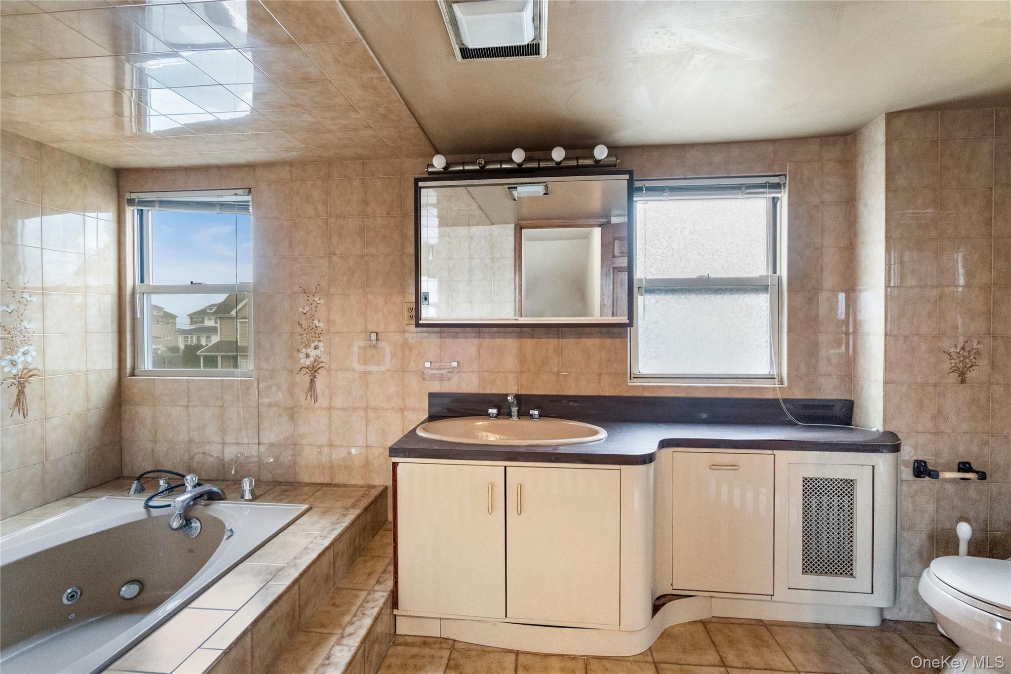 181 Monroe Street, Franklin Square, NY 11010