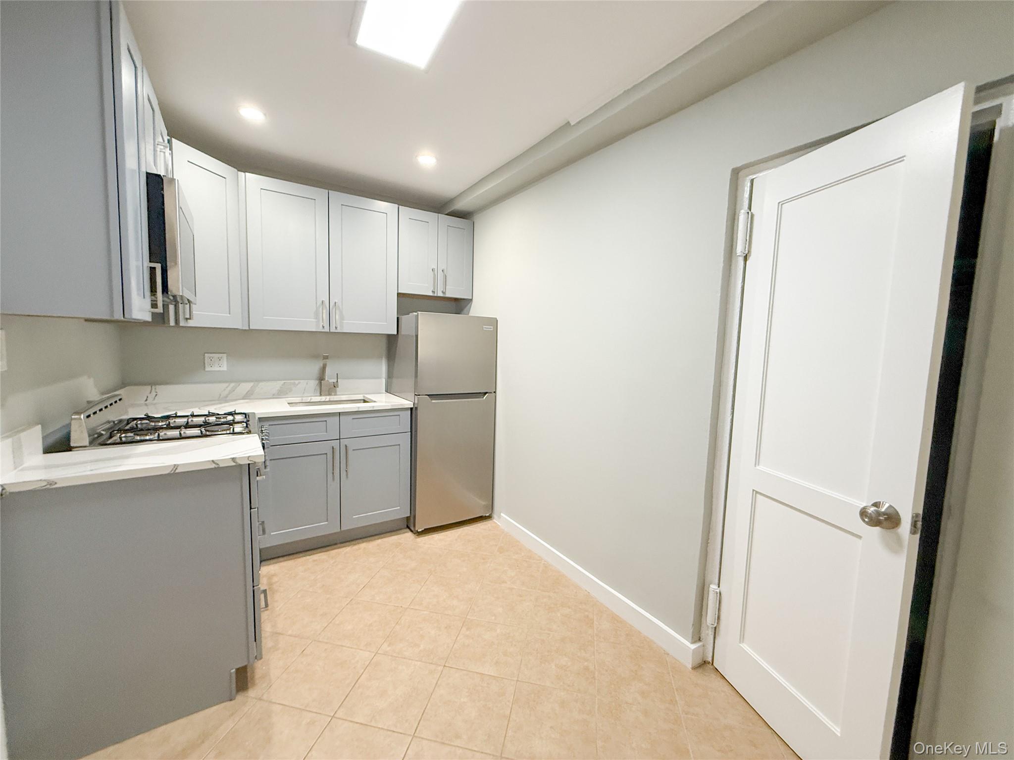 302 E Broadway # A, Long Beach, NY 11561