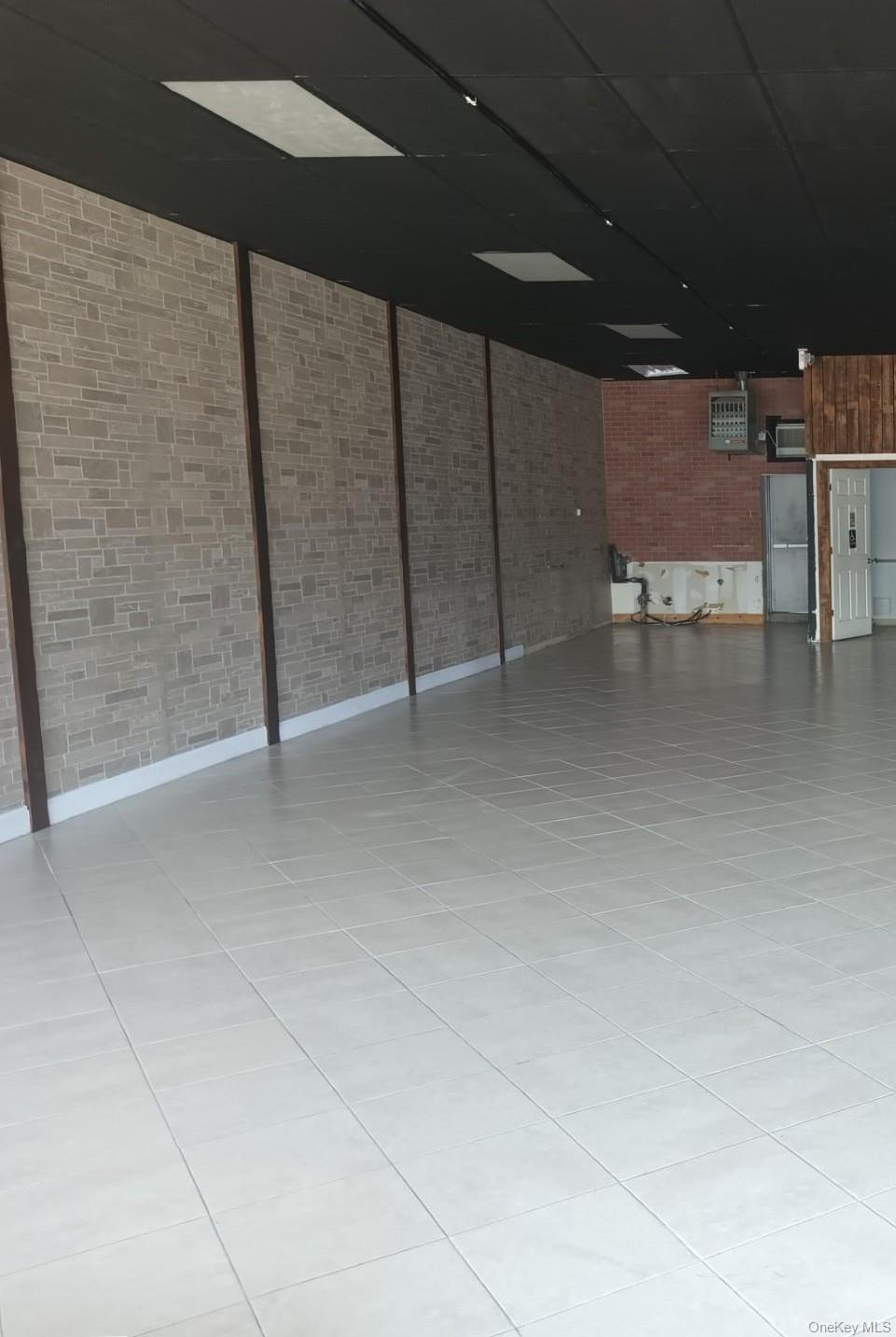 418 sunrise Highway, Lynbrook, NY 11563