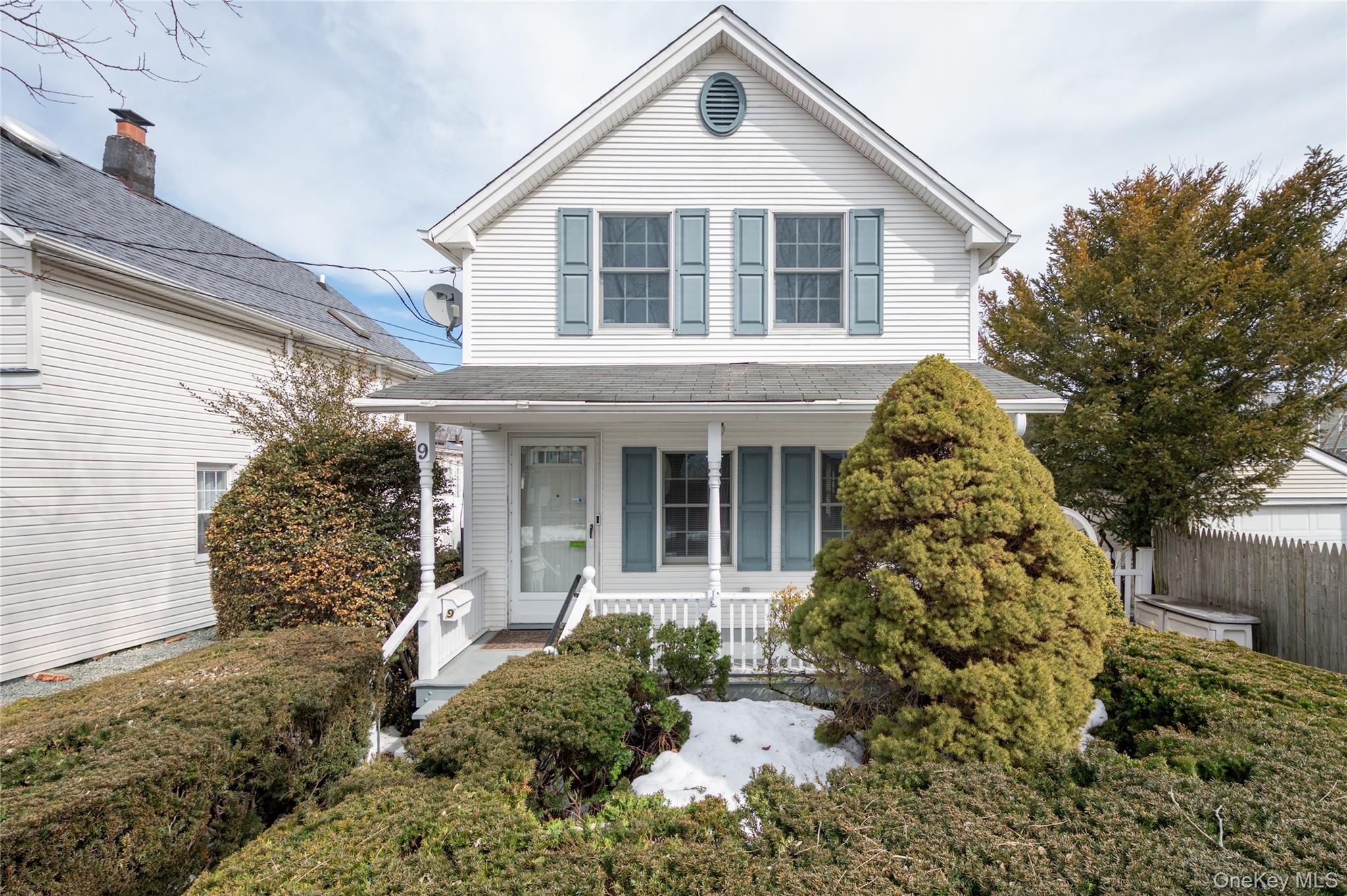 9 Harrison Ave, Hicksville, NY 11801