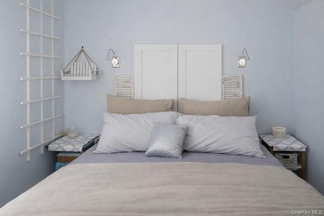 435 Montauk Highway, Westhampton Beach, NY 11978