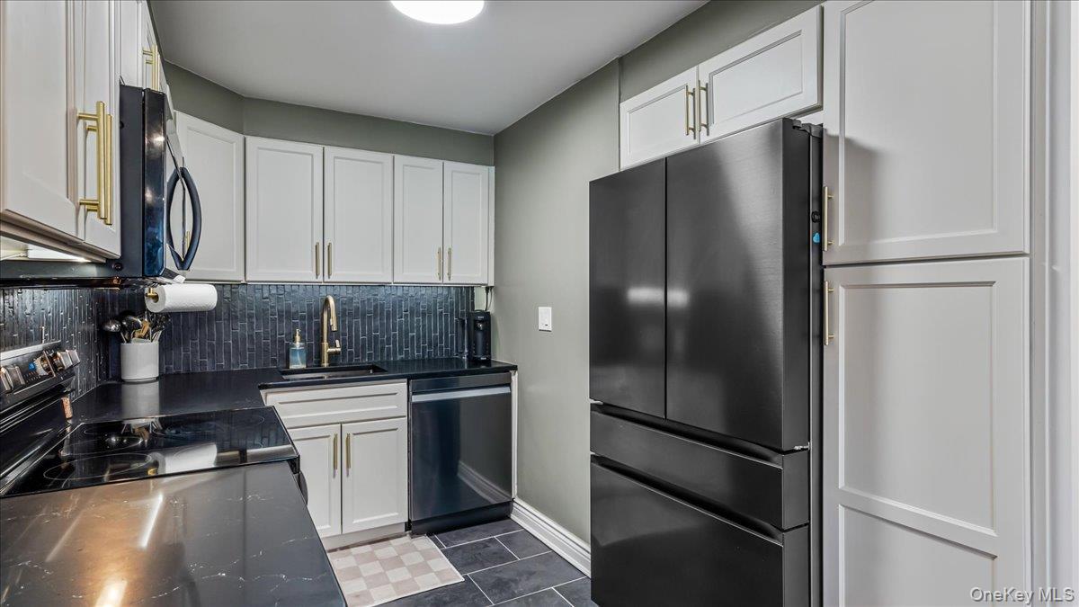 10-24 166th Street # 3A, Beechhurst, NY 11357