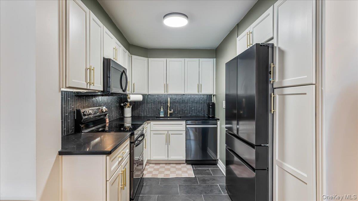 10-24 166th Street # 3A, Beechhurst, NY 11357