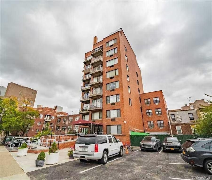 87-14 57TH Road # 3B, Elmhurst, NY 11373