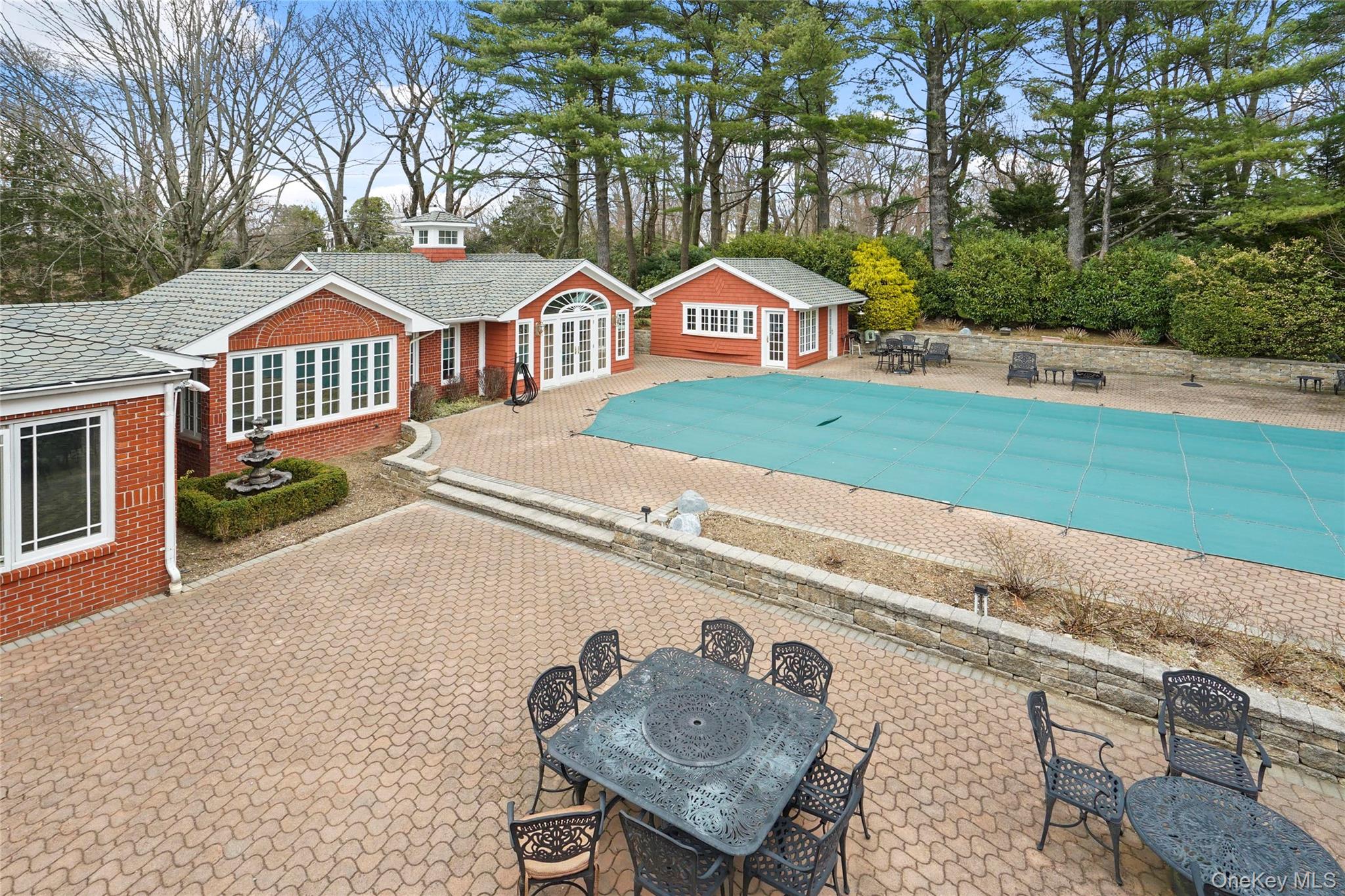 10 Hill Road, Sands Point, NY 11050