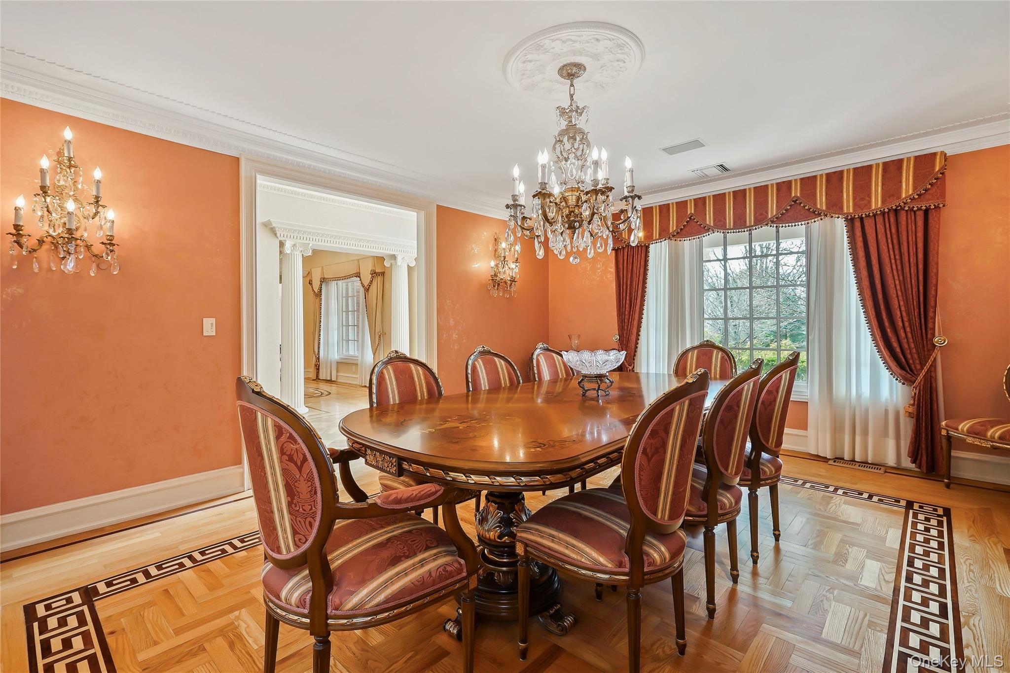 10 Hill Road, Sands Point, NY 11050