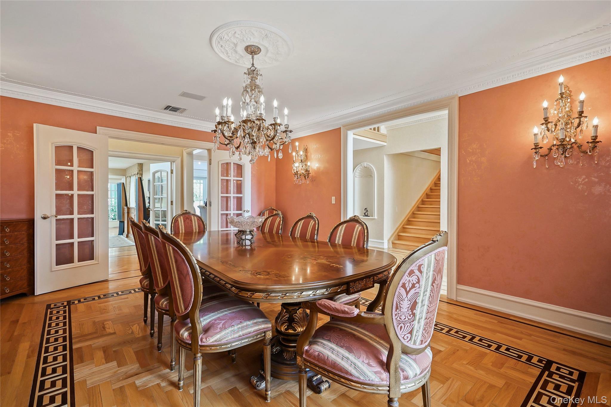 10 Hill Road, Sands Point, NY 11050