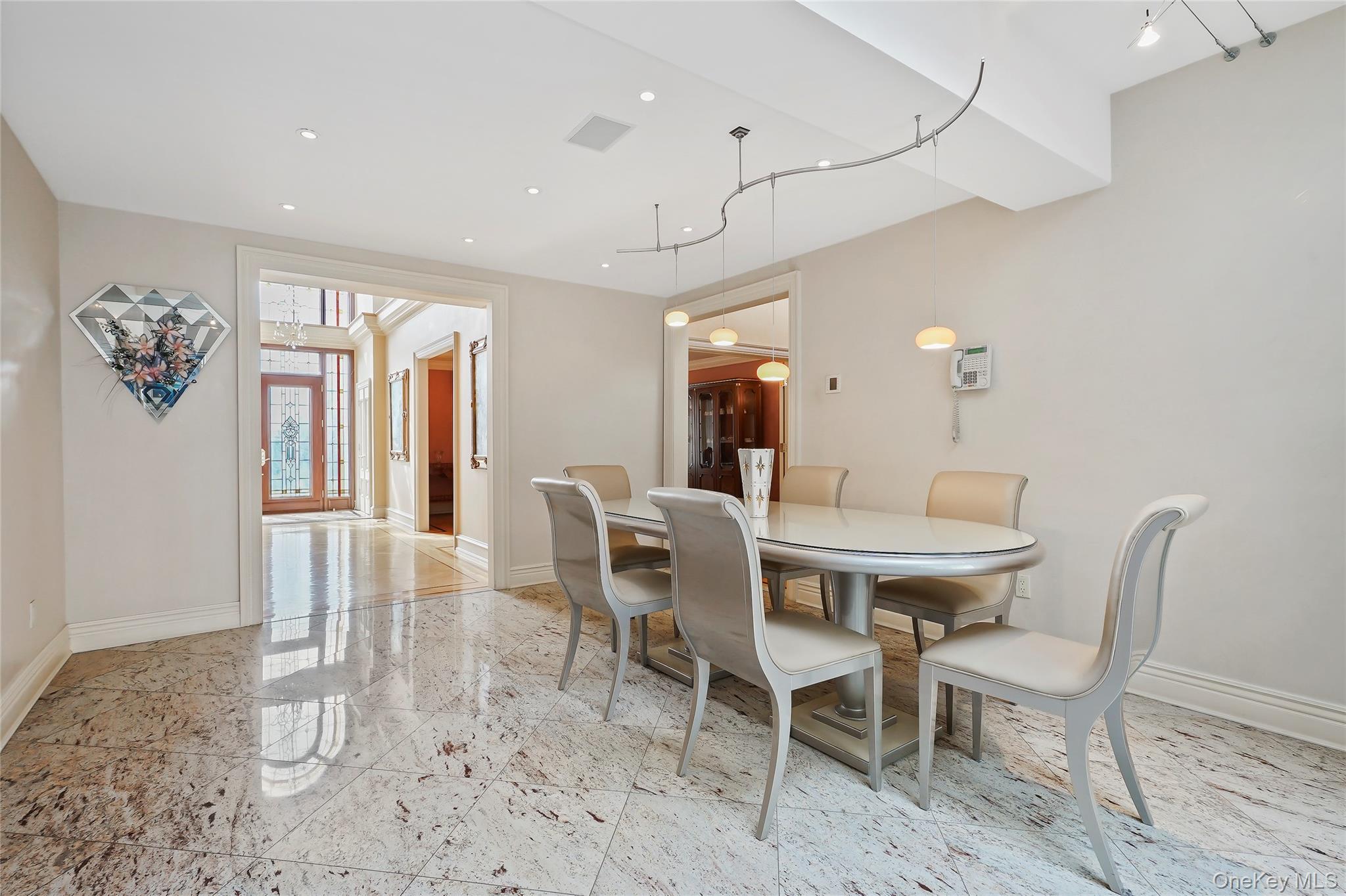 10 Hill Road, Sands Point, NY 11050