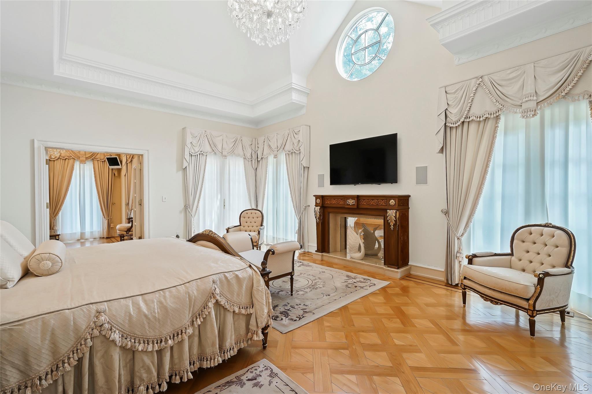 10 Hill Road, Sands Point, NY 11050