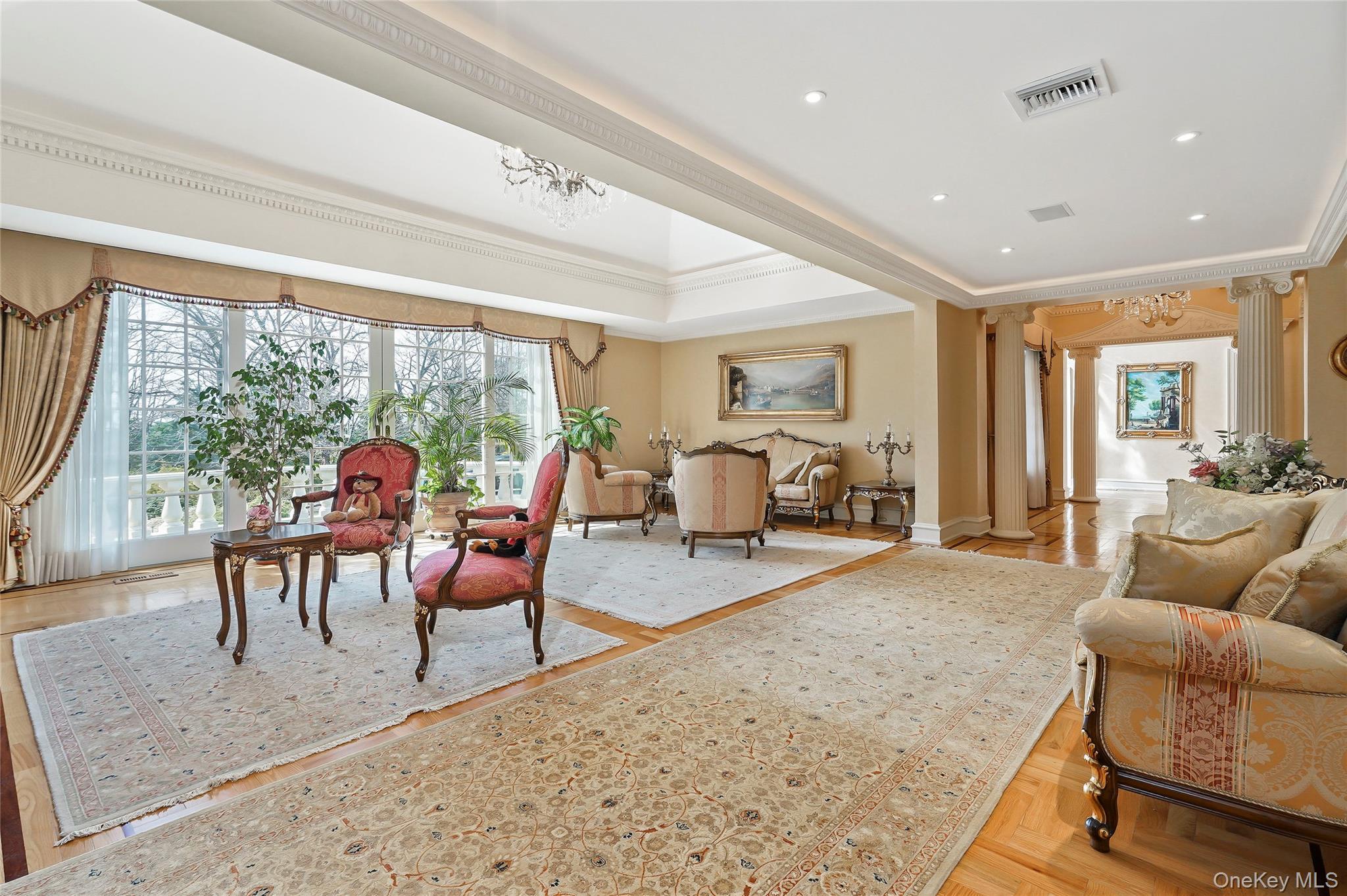 10 Hill Road, Sands Point, NY 11050