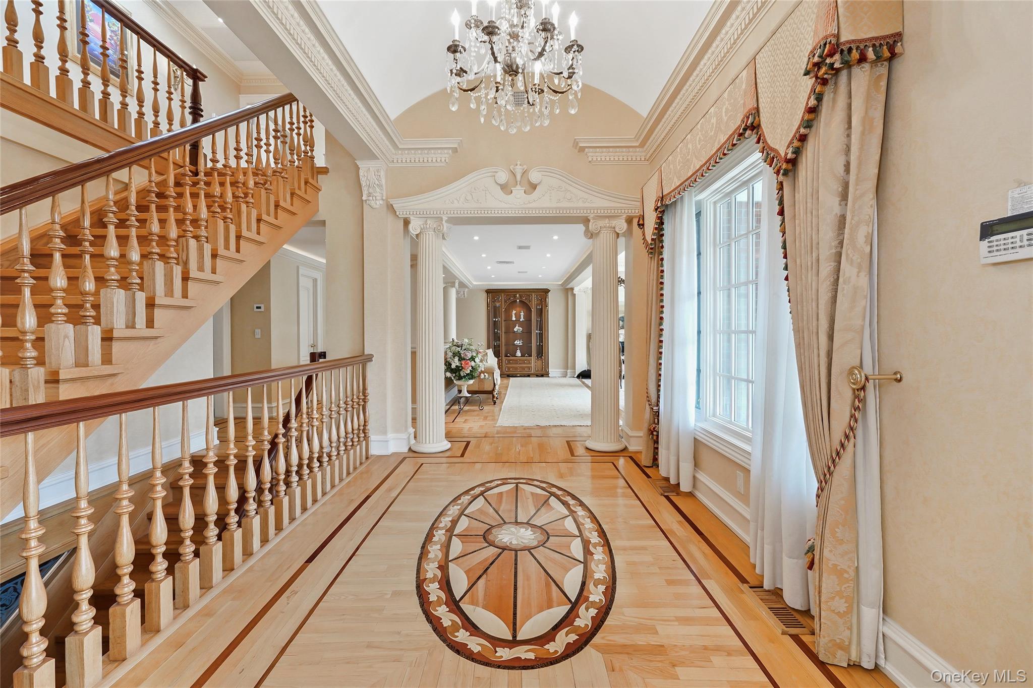 10 Hill Road, Sands Point, NY 11050