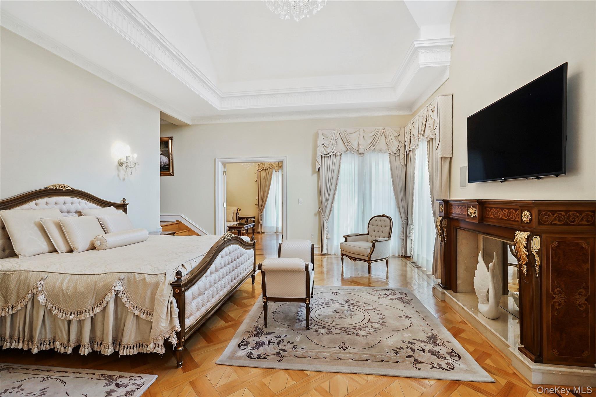 10 Hill Road, Sands Point, NY 11050