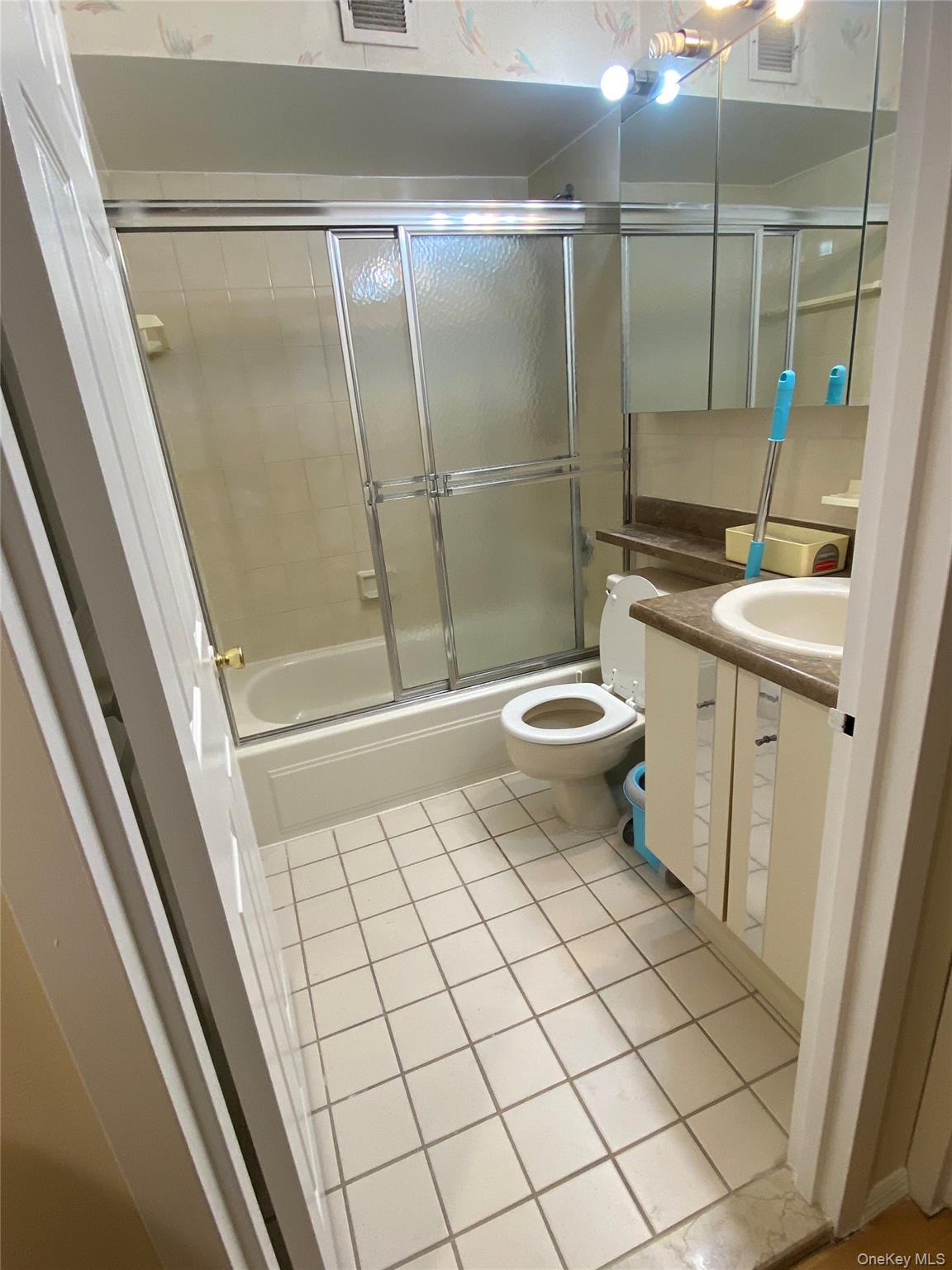 136 17 Maple ave # 14H, Flushing, NY 11355