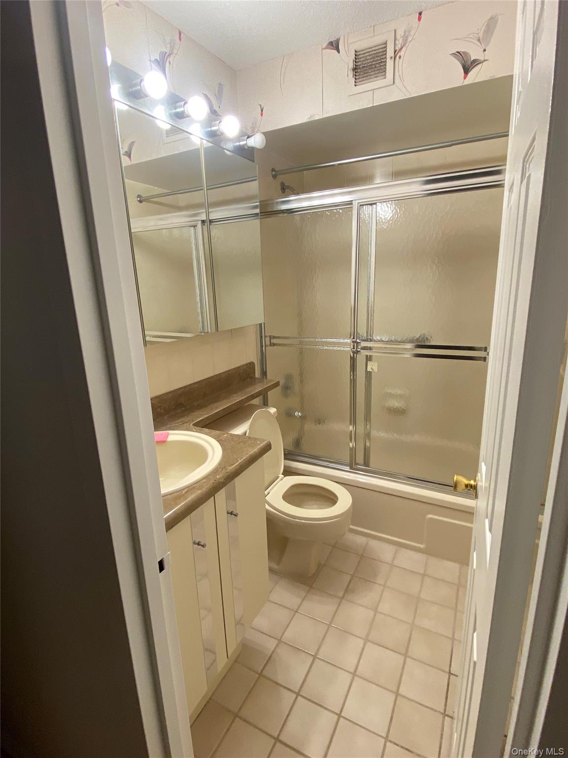 136 17 Maple ave # 14H, Flushing, NY 11355