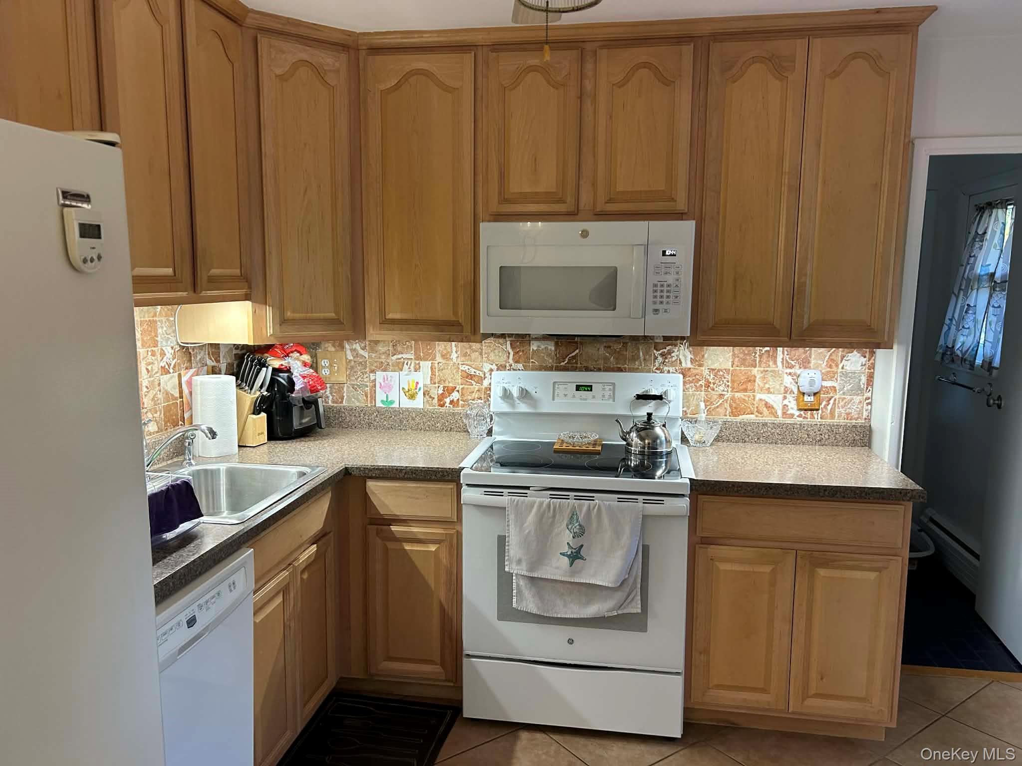 9 Sycamore Drive, Hyde Park, NY 12538