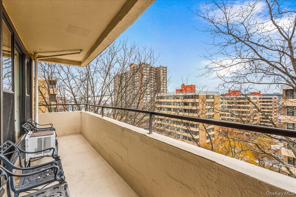 7-24 166th Street # 8C, Beechhurst, NY 11357