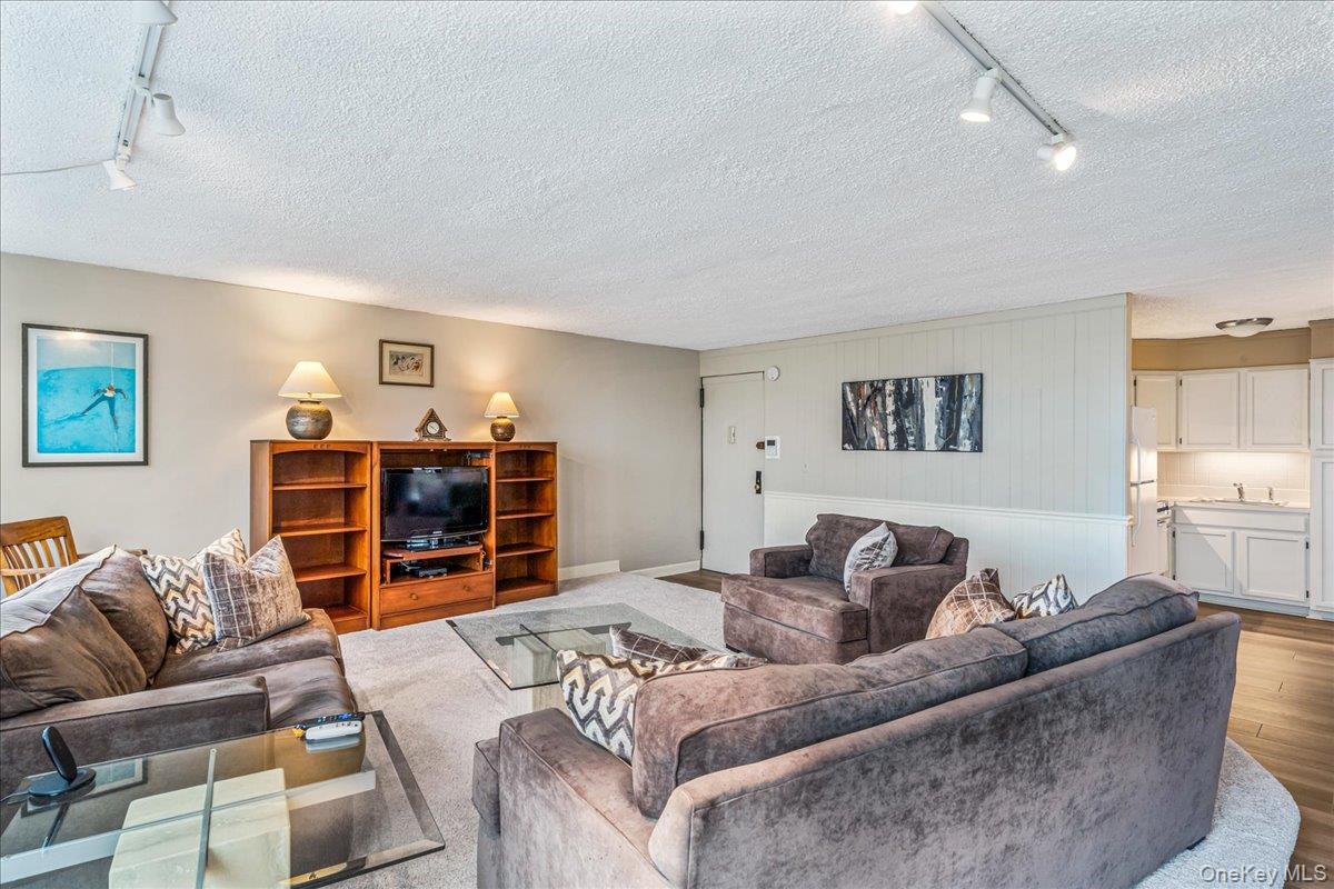 7-24 166th Street # 8C, Beechhurst, NY 11357