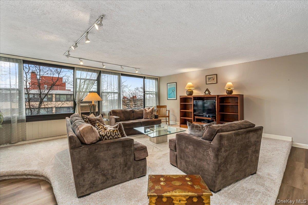 7-24 166th Street # 8C, Beechhurst, NY 11357