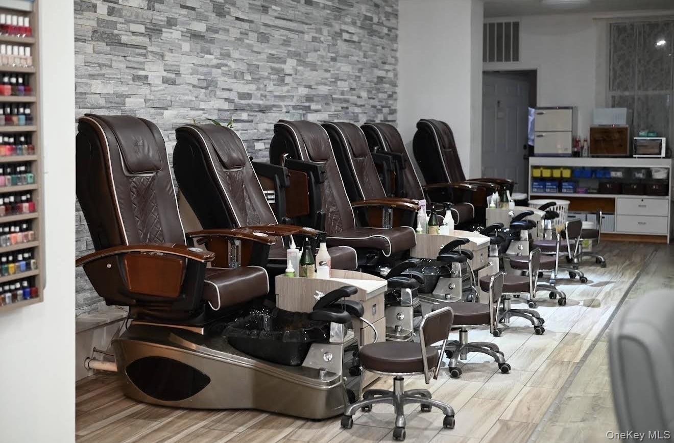 6727 13th Avenue, Brooklyn, NY 11219