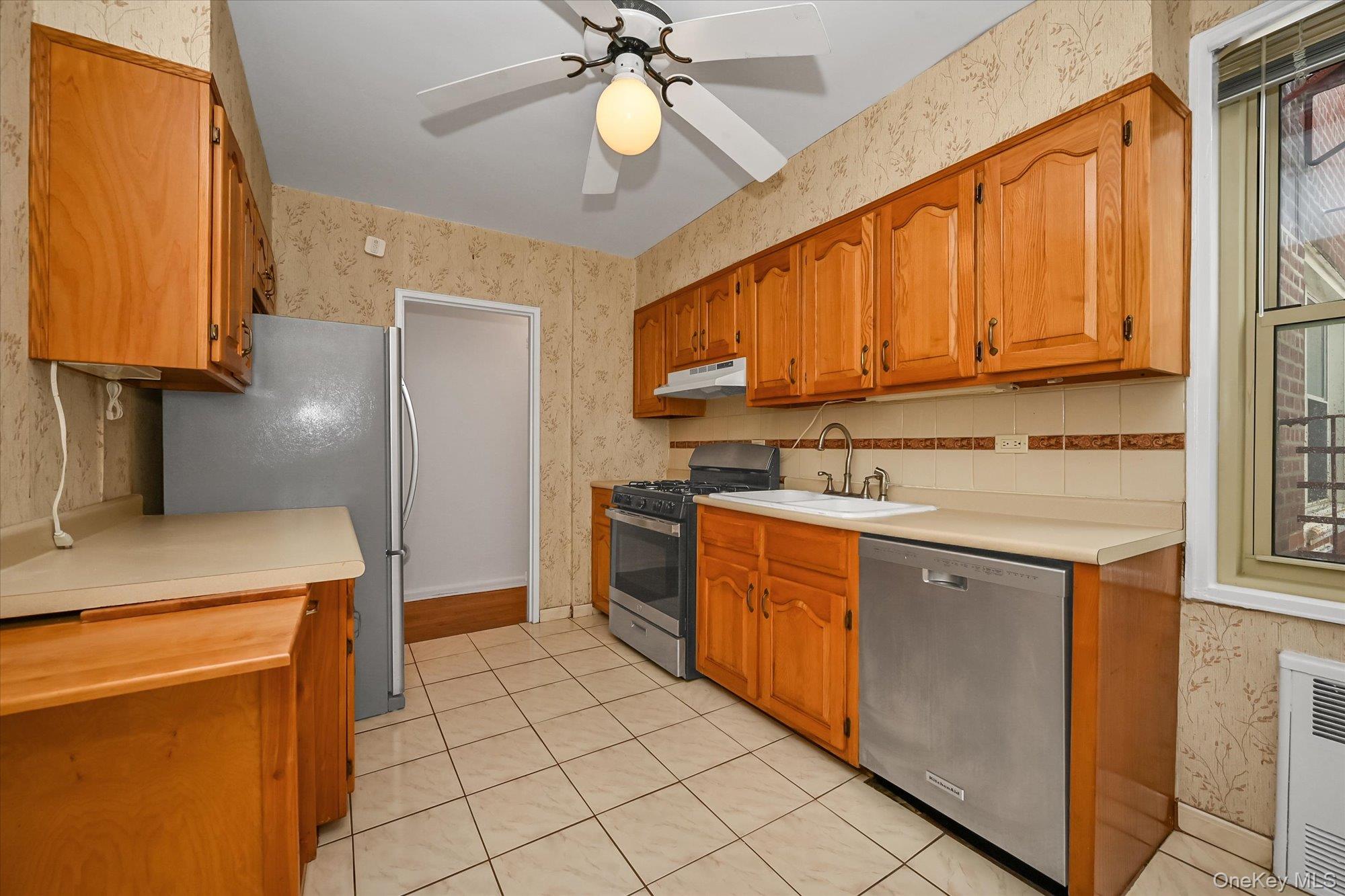 23-25 Bell Boulevard # 6J, Bayside, NY 11360