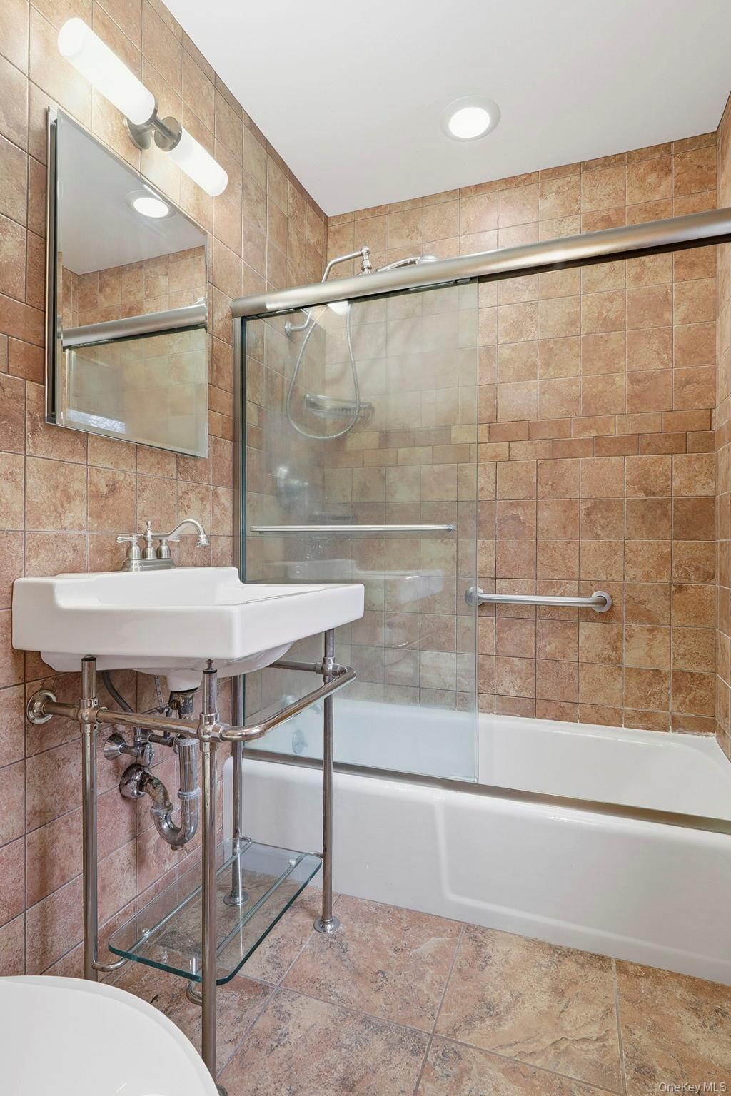 33 Fulmar Road, Mahopac, NY 10541