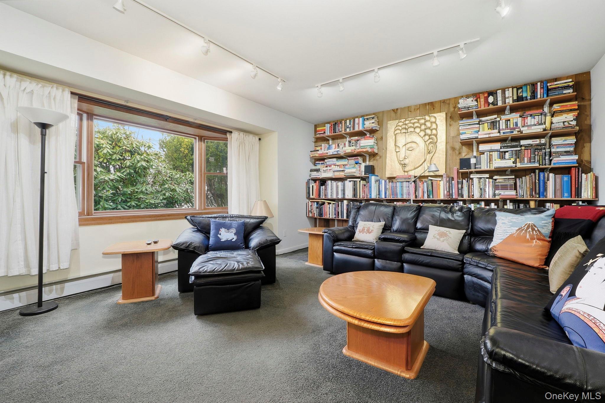 33 Fulmar Road, Mahopac, NY 10541