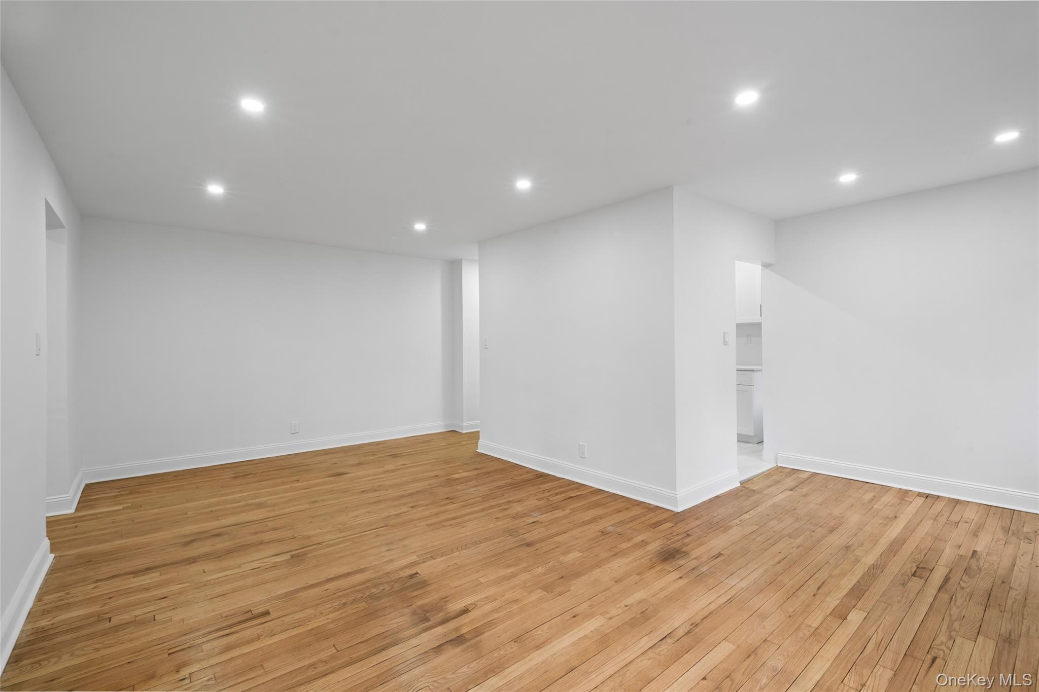 6535 Yellowstone Boulevard # 2F, Forest Hills, NY 11375