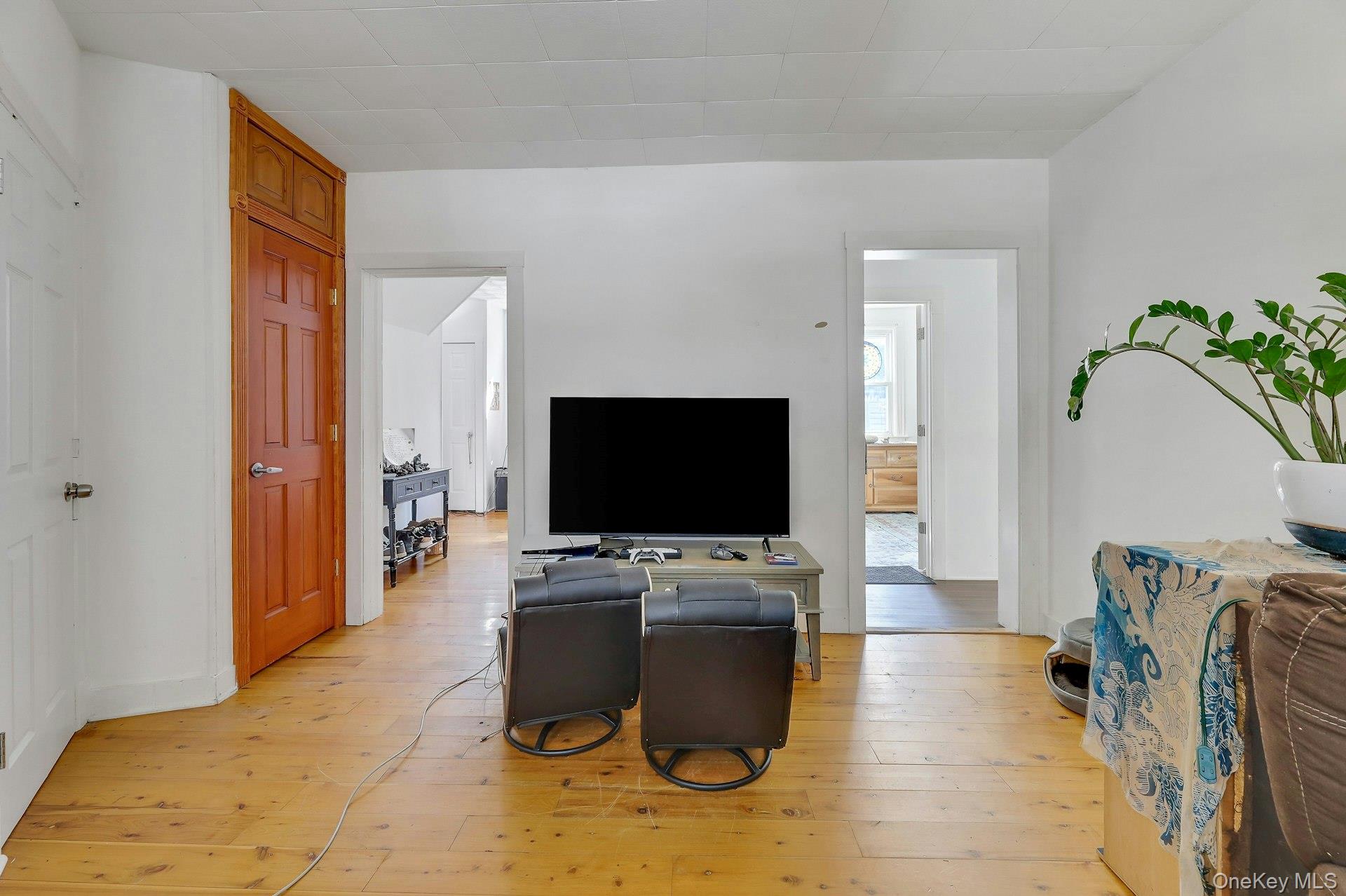 65 Lake Road, Valley Cottage, NY 10989