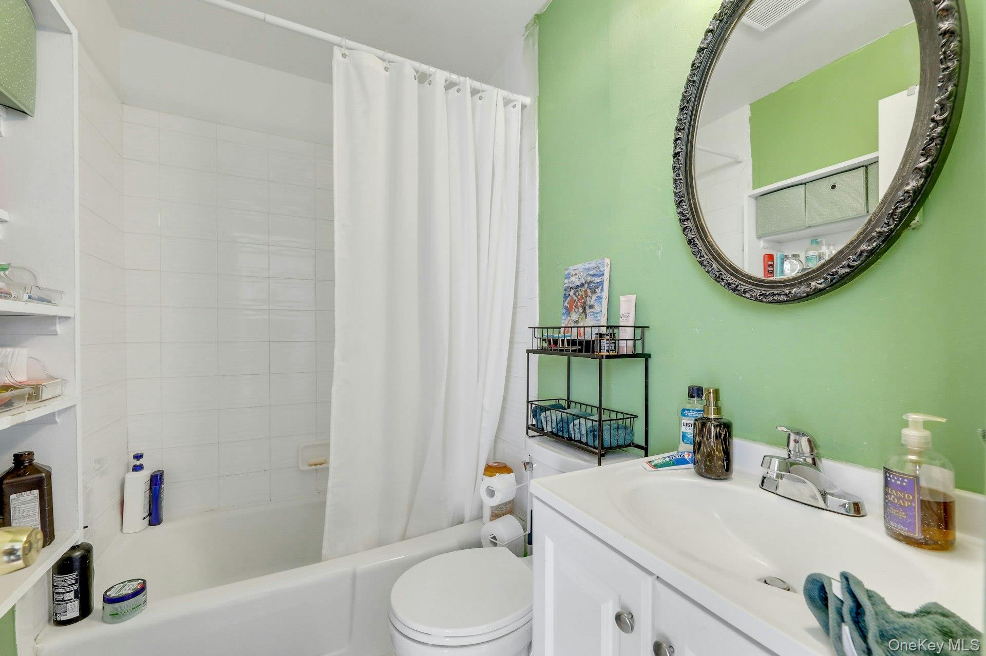 65 Lake Road, Valley Cottage, NY 10989