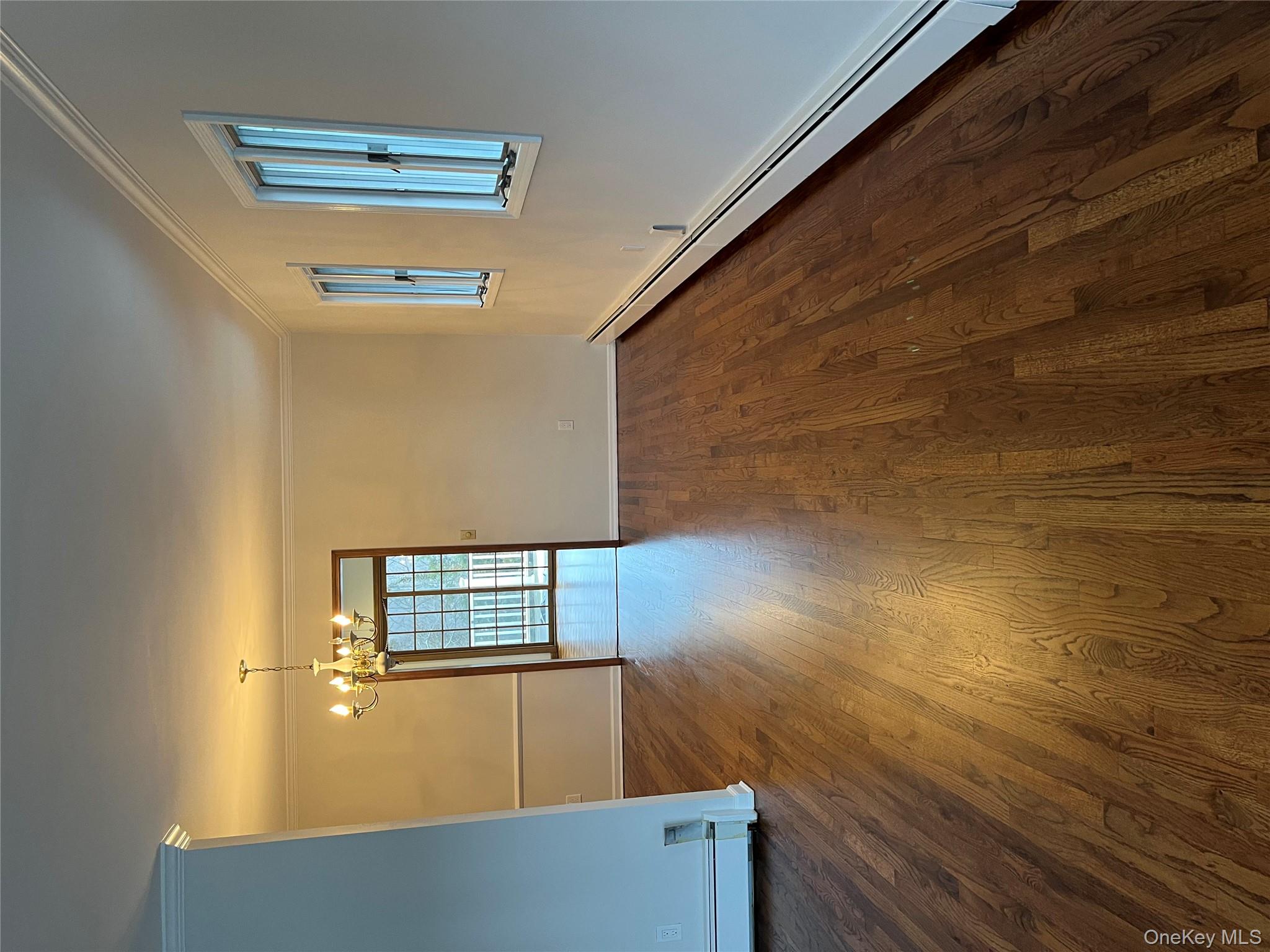 43 Floyd Place, East Norwich, NY 11732