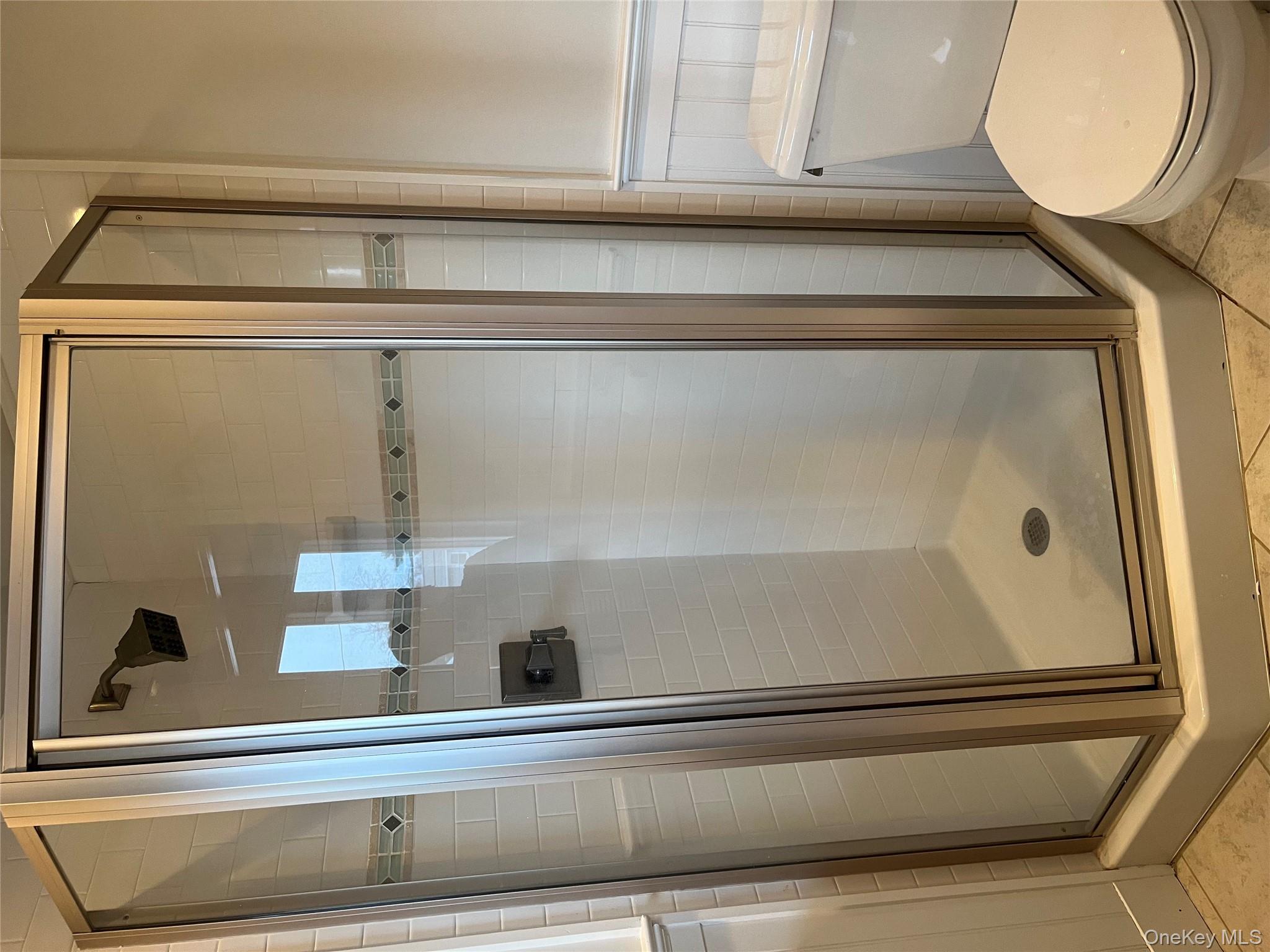 43 Floyd Place, East Norwich, NY 11732