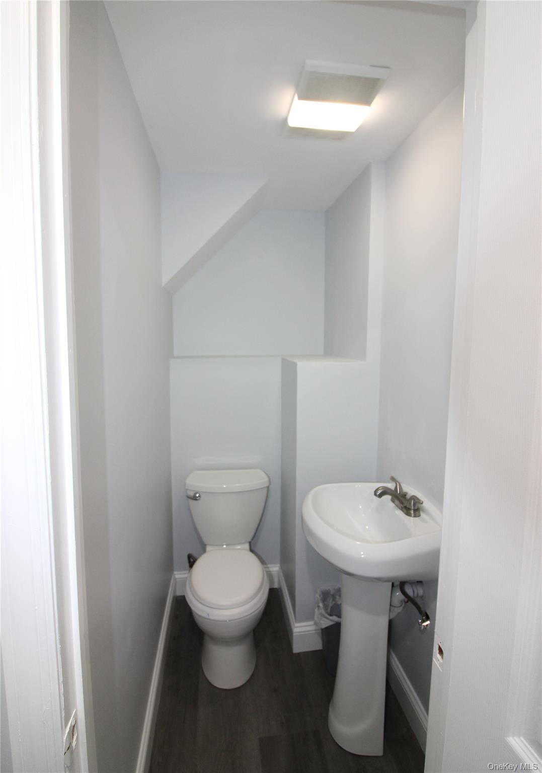 26 Circle Lane, Bay Shore, NY 11706