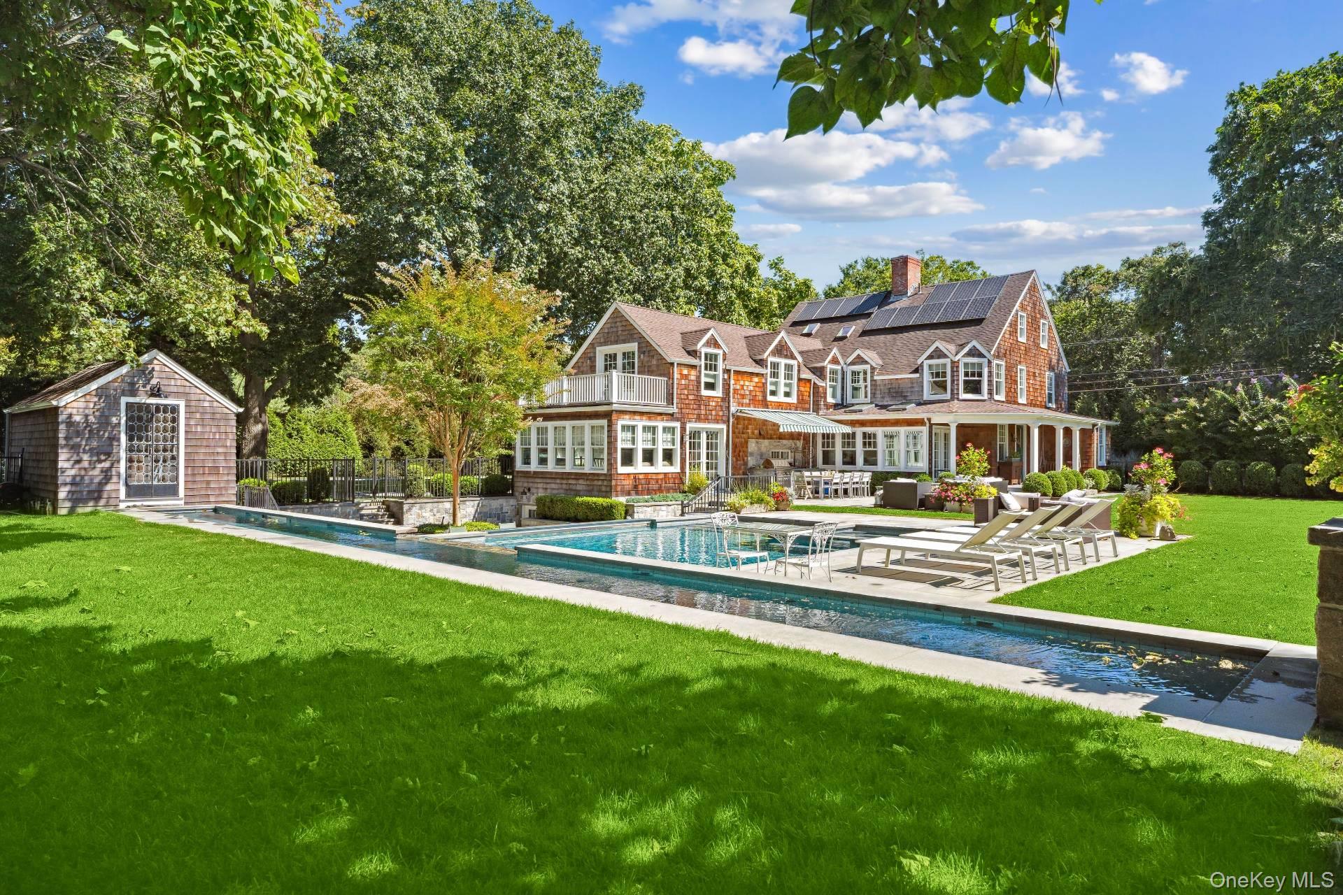 137 Montauk Highway, Quogue, NY 11959