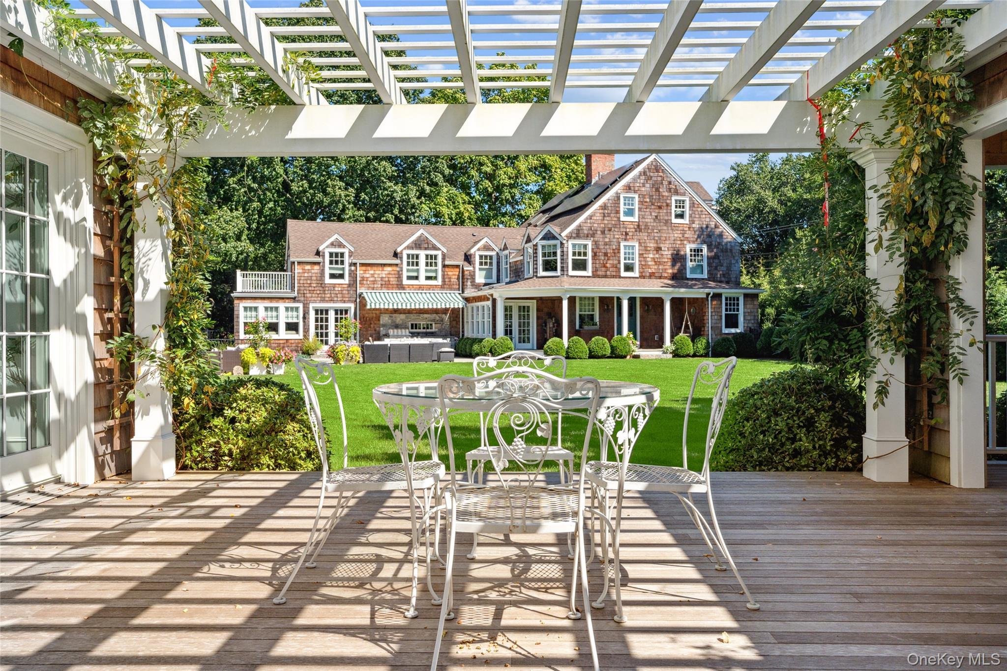 137 Montauk Highway, Quogue, NY 11959