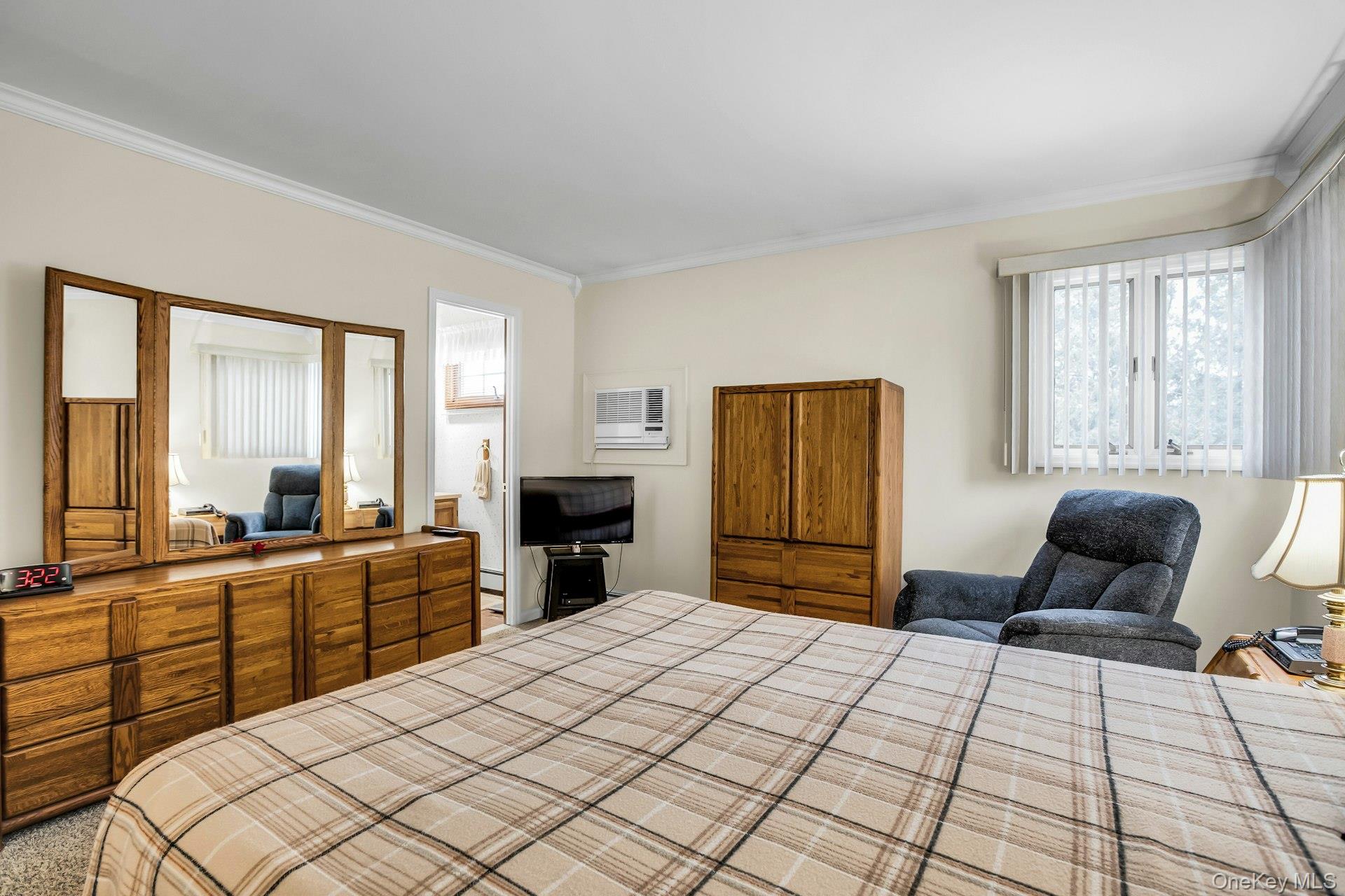 893 Connetquot Avenue, Islip Terrace, NY 11752