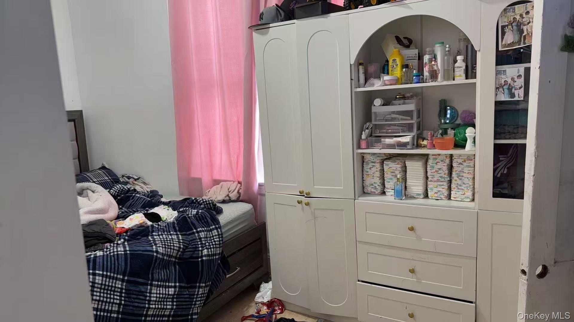 4131 95th Street, Elmhurst, NY 11373