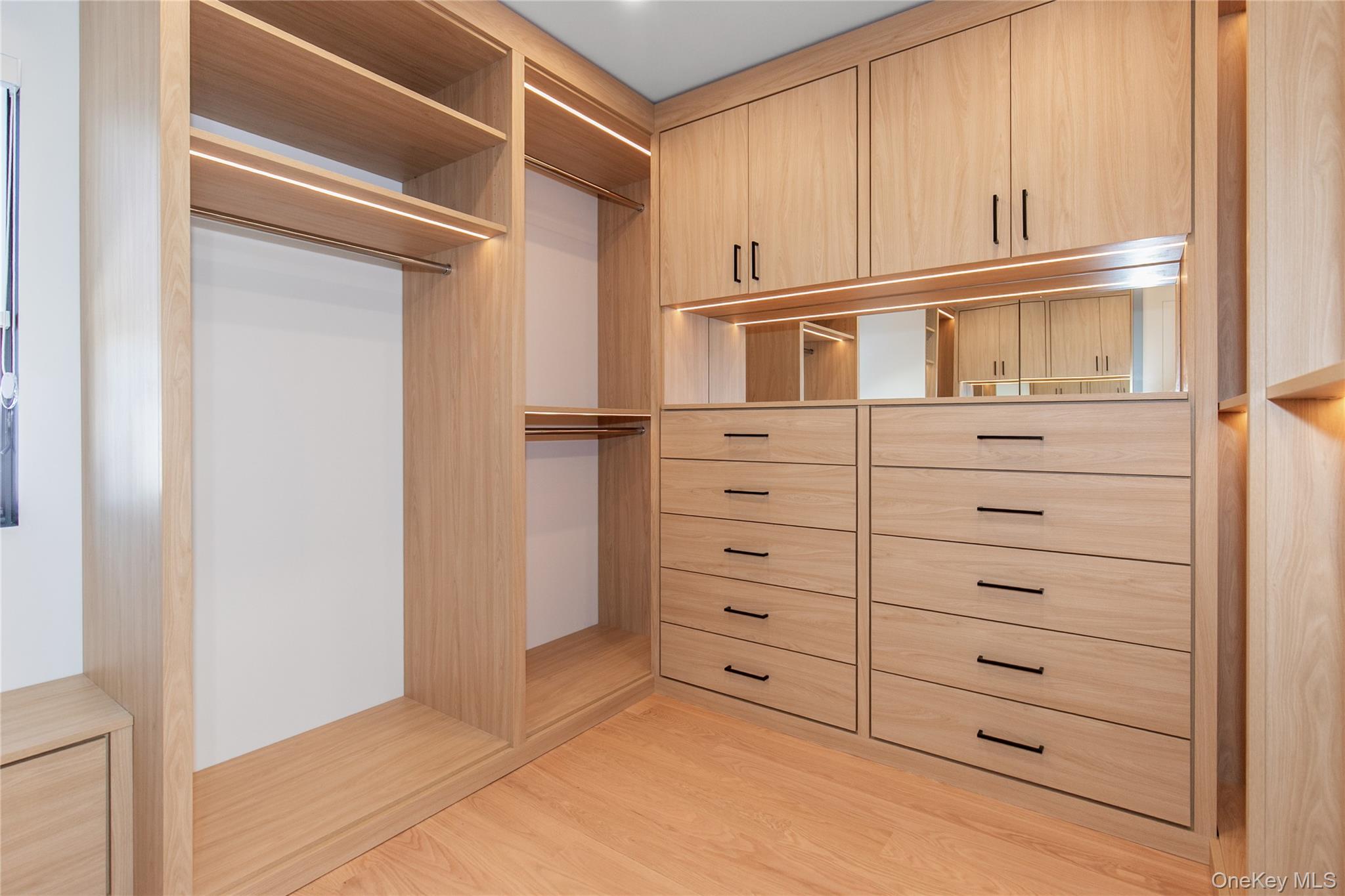 1 Bentley Road, Great Neck, NY 11023