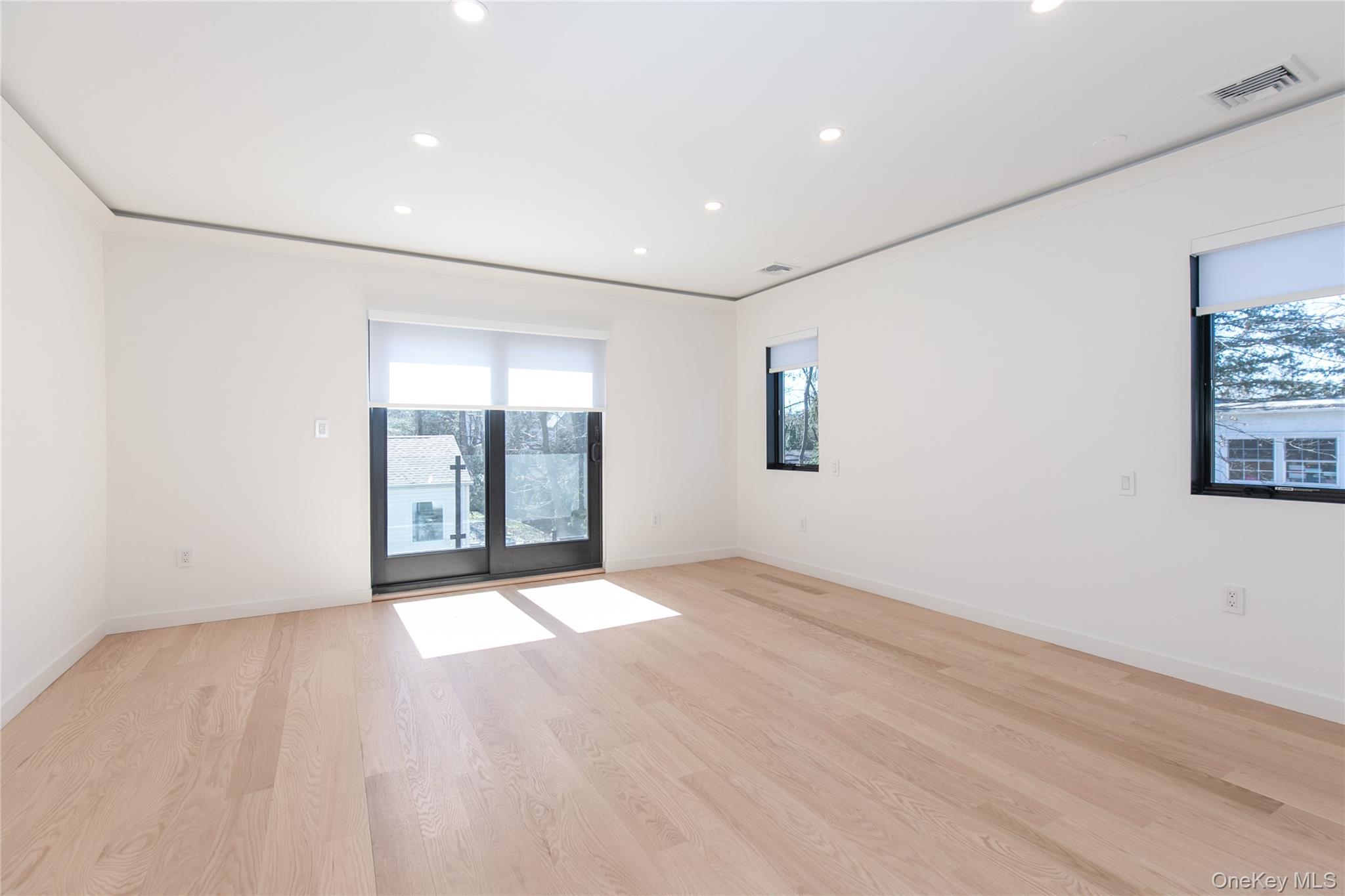 1 Bentley Road, Great Neck, NY 11023