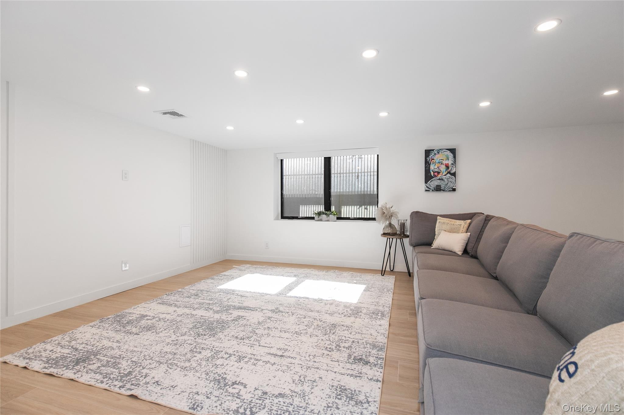 1 Bentley Road, Great Neck, NY 11023