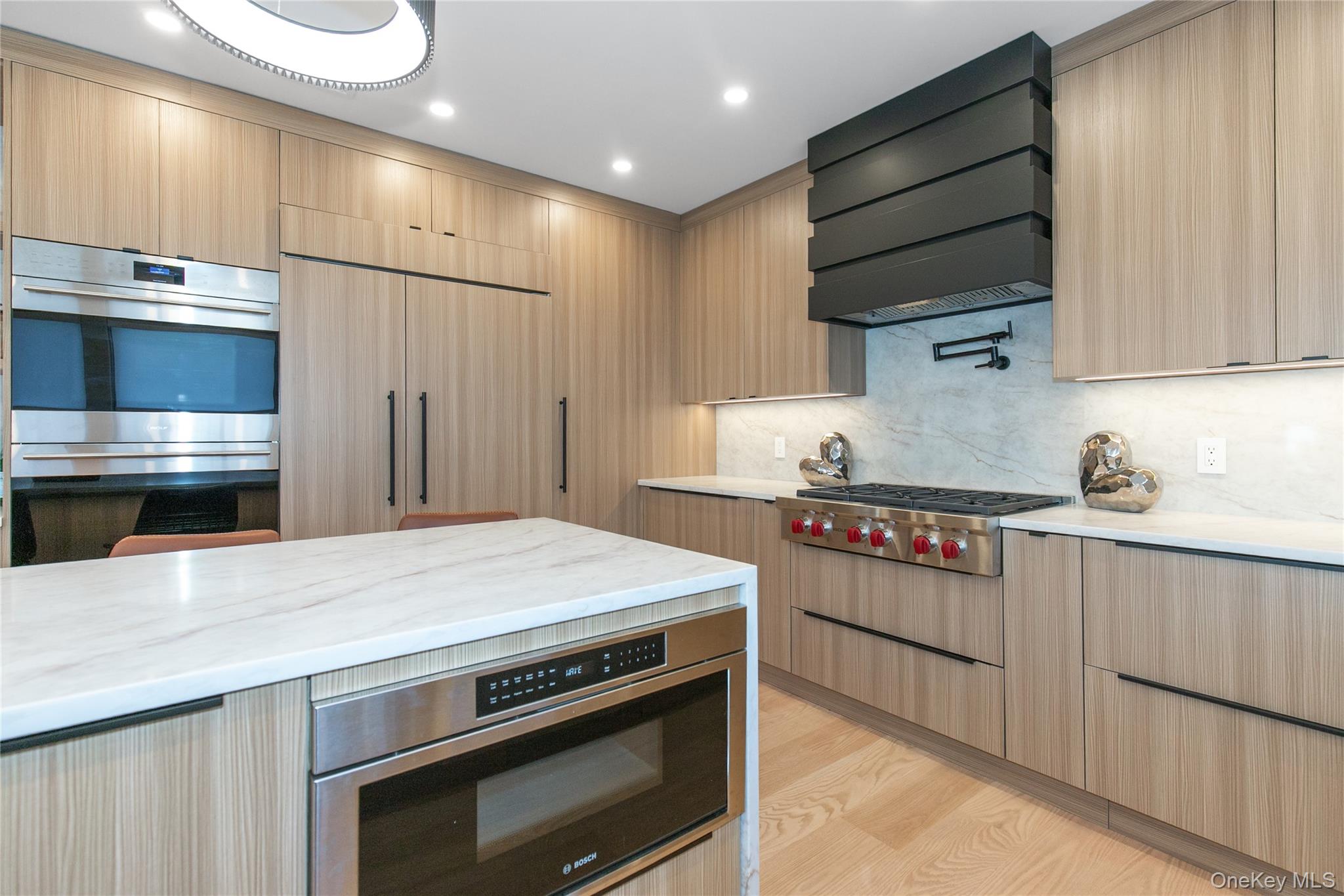 1 Bentley Road, Great Neck, NY 11023